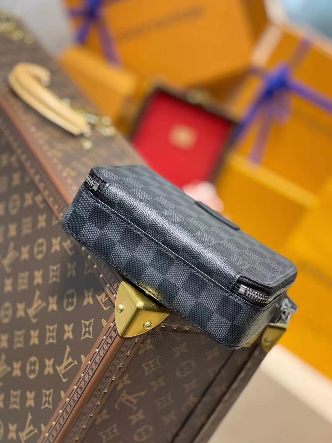 Túi xách nam Louis Vuitton siêu cấp TXSC1881 z2850142137430 c194bc7c587aa6345c7a61155a9025db 510x680 - Túi xách nam Louis Vuitton siêu cấp TXSC1881