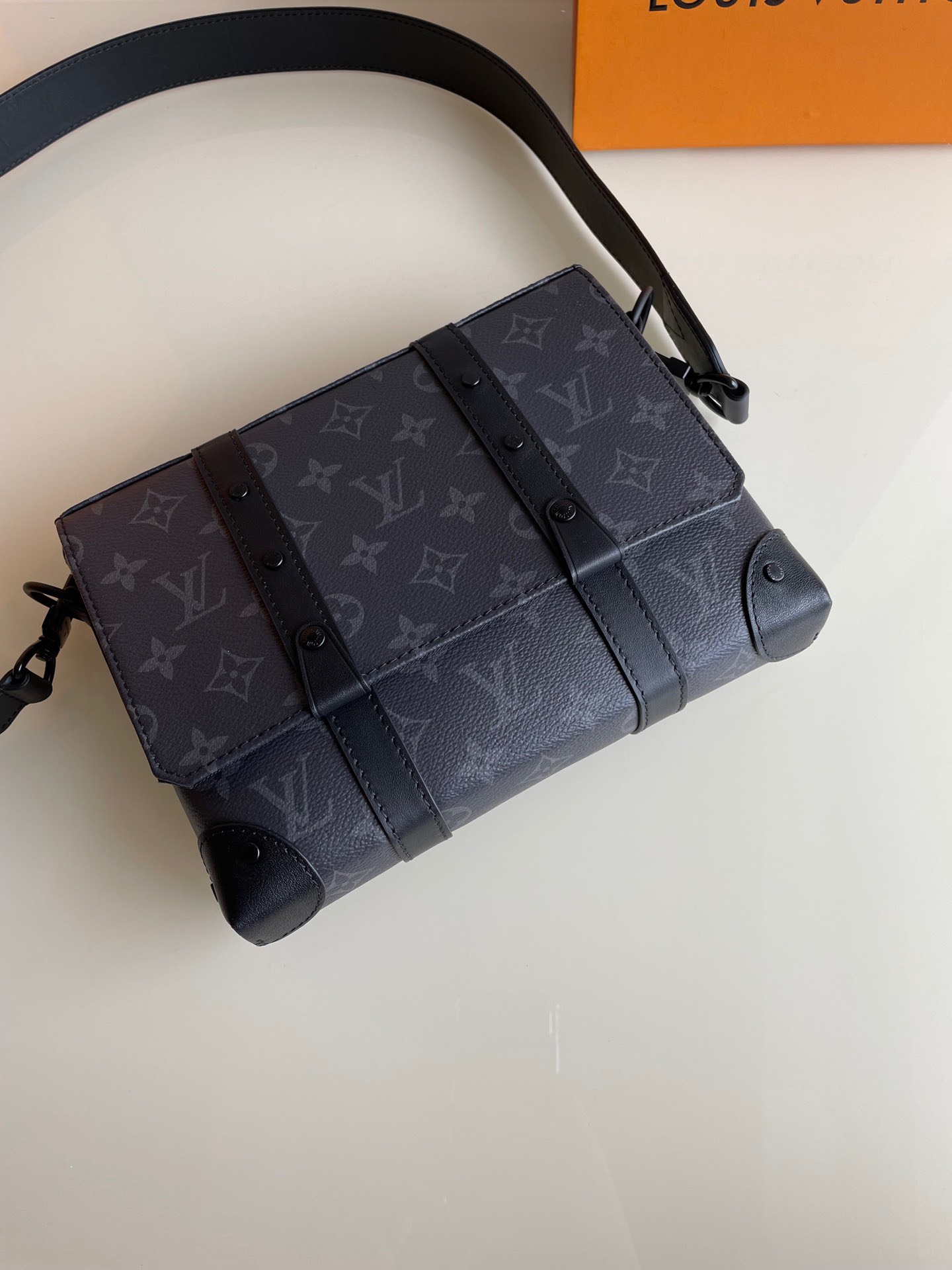 Túi xách nam Louis Vuitton siêu cấp TXSC1883 z2862224091935 36dd955f3aaa57cc56e643e8fe3f9873 510x680 - Túi xách nam Louis Vuitton siêu cấp TXSC1883