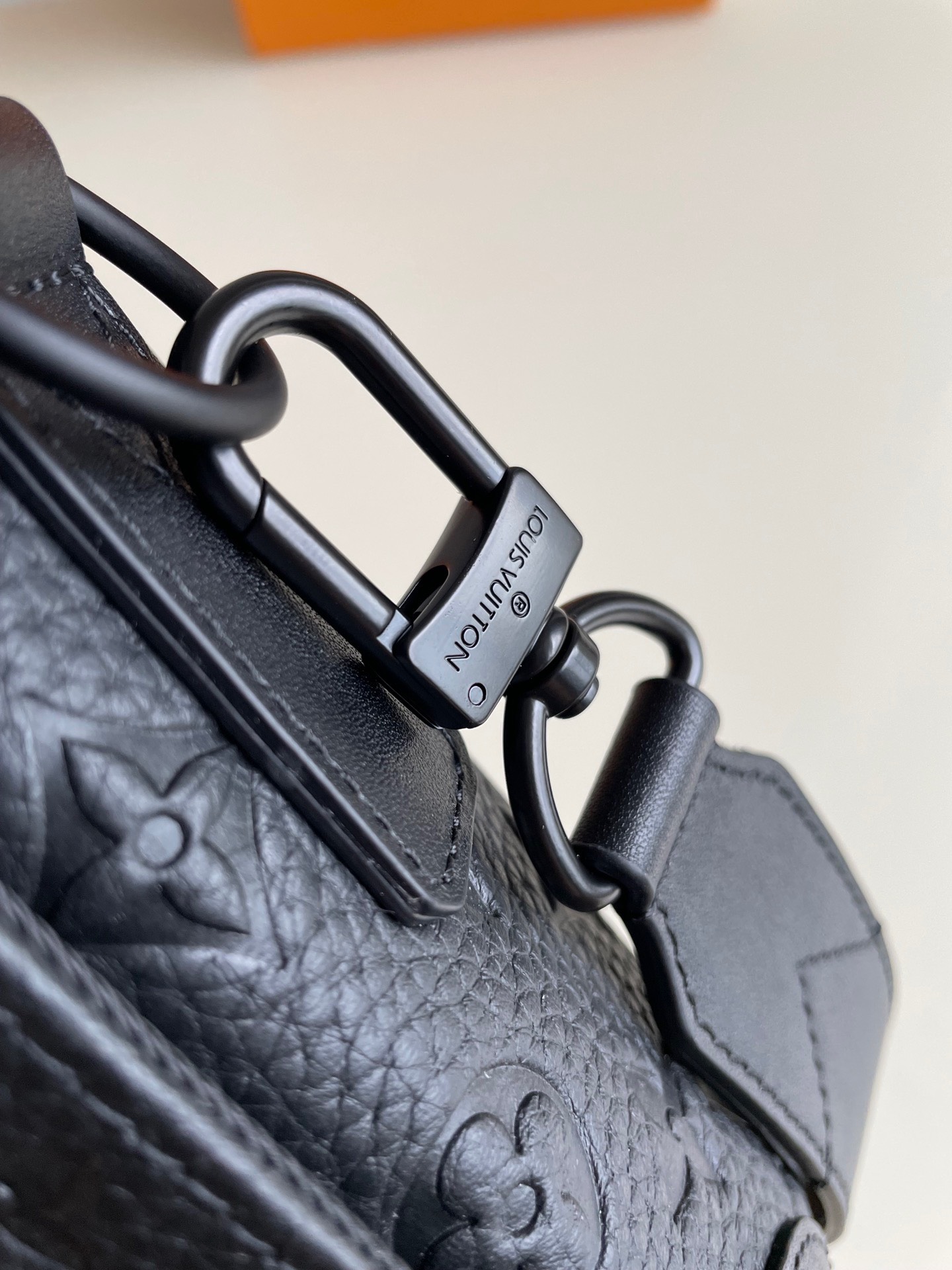 Túi xách nam Louis Vuitton siêu cấp TXSC1884 z2862225129844 40b82729af9890a10fa1365be287b7f6 510x680 - Túi xách nam Louis Vuitton siêu cấp TXSC1884