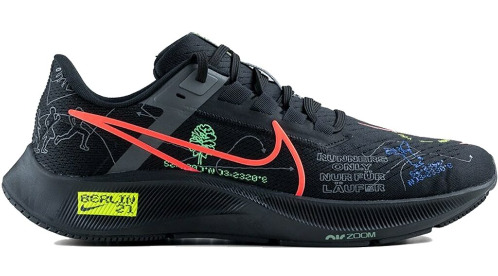giay chay bo Nike Air Zoom Pegasus 38 Berlin 1024x568 - TOP 10 đôi giày chạy bộ đáng mua nhất bạn nên sở hữu năm 2021