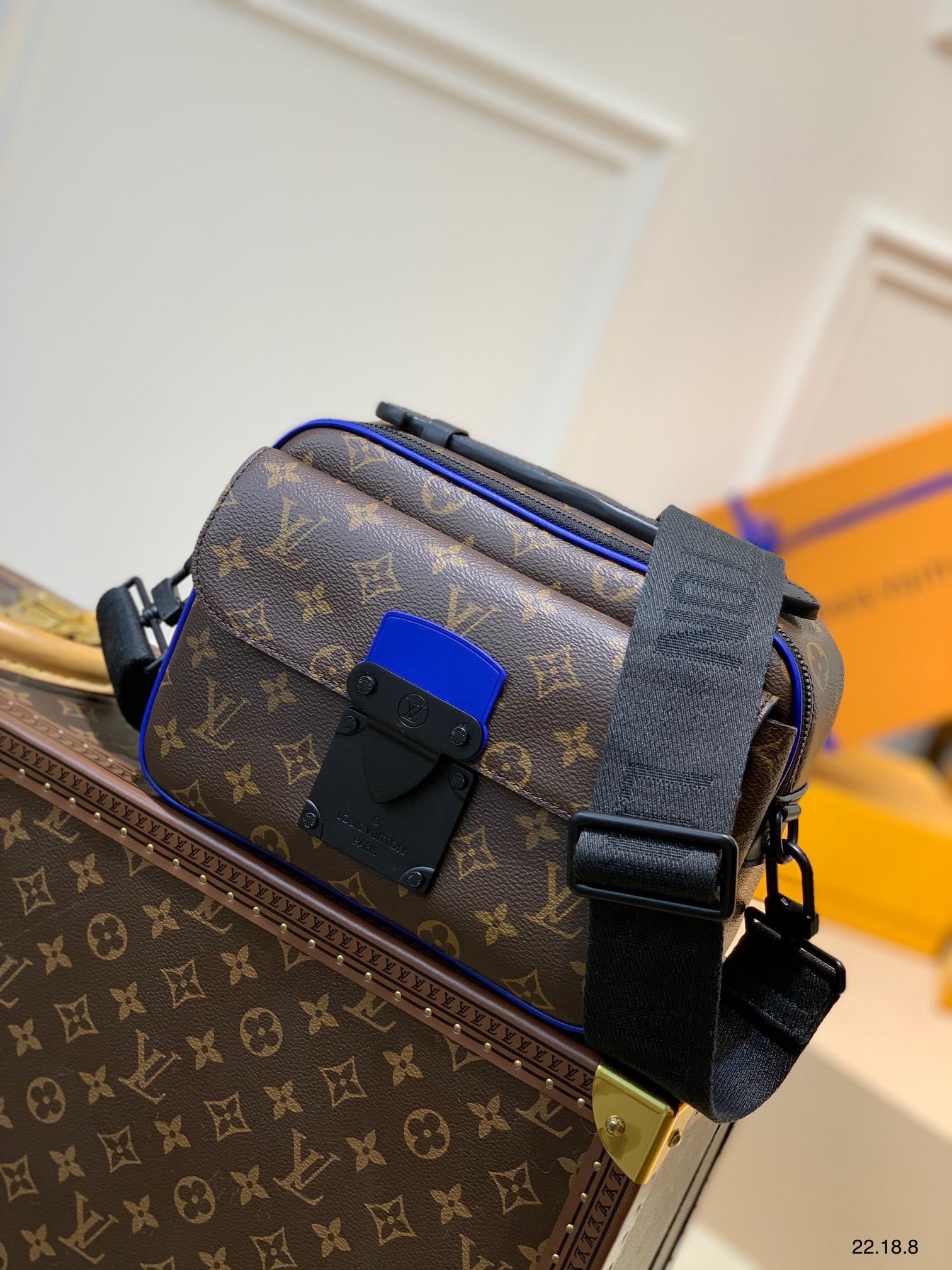 Túi xách nam Louis Vuitton siêu cấp TXSC1738B z2950385333899 ce0f7fb6519d1fafb894c35f428a43bc 510x680 - Túi xách nam Louis Vuitton siêu cấp TXSC1738B