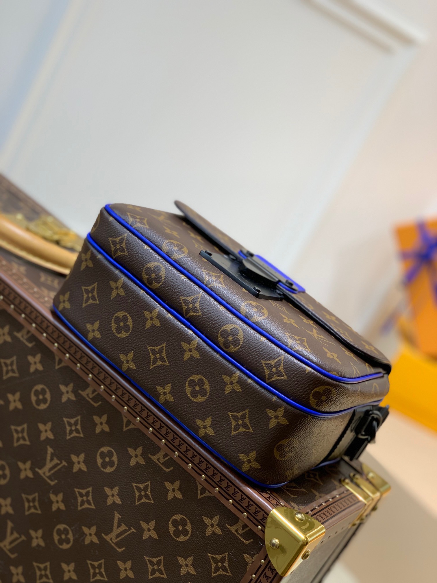Túi xách nam Louis Vuitton siêu cấp TXSC1738B z2950385344814 3786b5d0cfb12b5cb139e5949222f7f2 510x680 - Túi xách nam Louis Vuitton siêu cấp TXSC1738B
