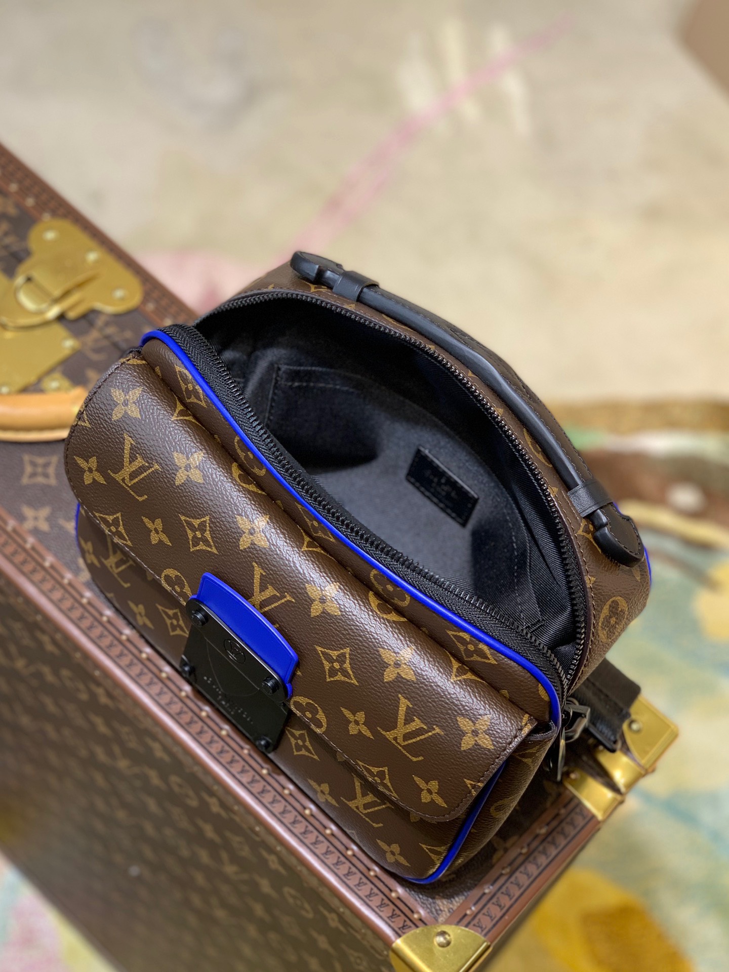 Túi xách nam Louis Vuitton siêu cấp TXSC1738B z2950385356318 771a1074fdd8596e6ea8f74546bafc5a 510x680 - Túi xách nam Louis Vuitton siêu cấp TXSC1738B