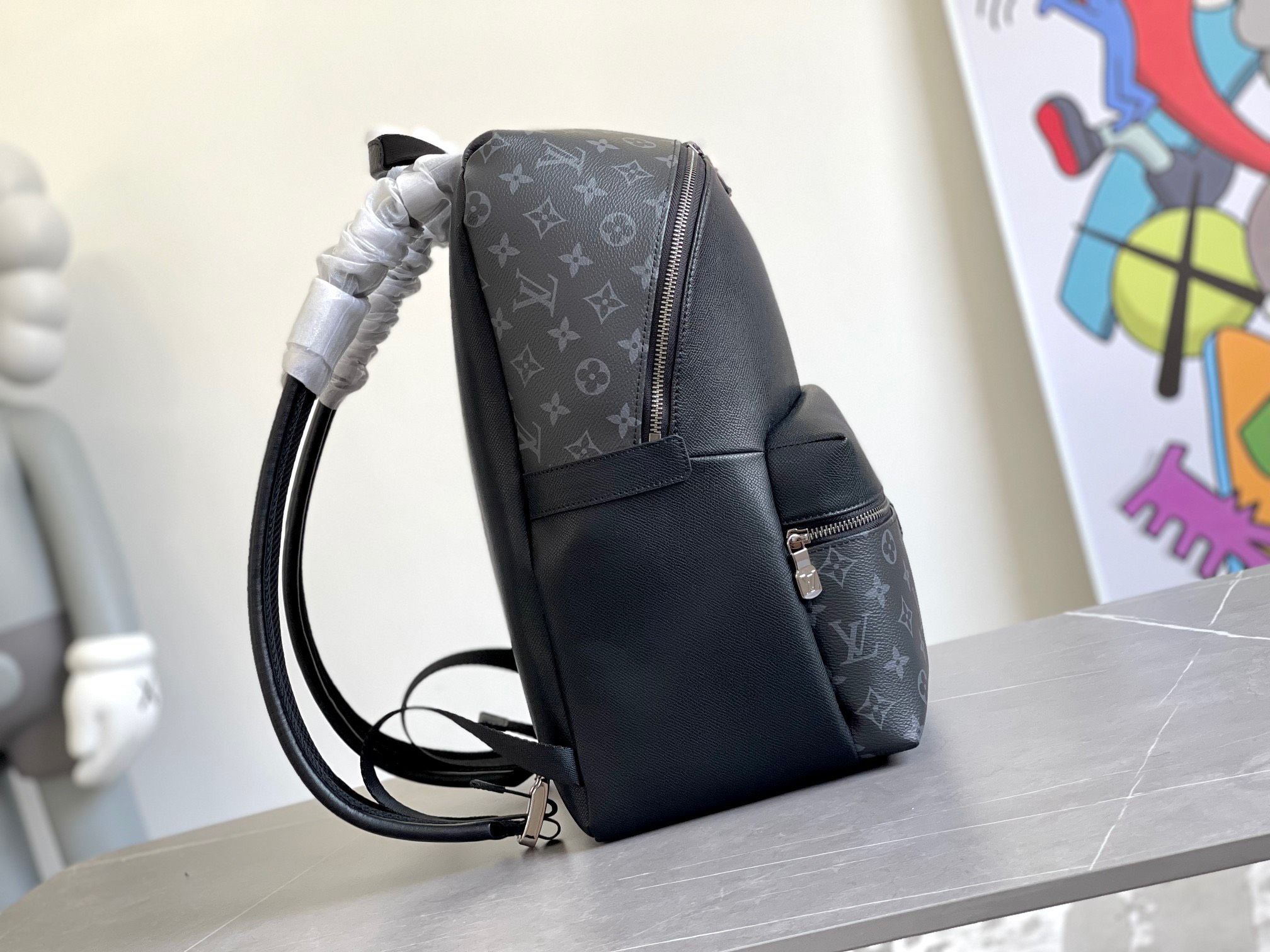 Túi xách nam Louis Vuitton Siêu Cấp TXNLV1972 z2962598992448 d92599c70378e5f201697e63370bd47e 510x383 - Túi xách nam Louis Vuitton Siêu Cấp TXNLV1972