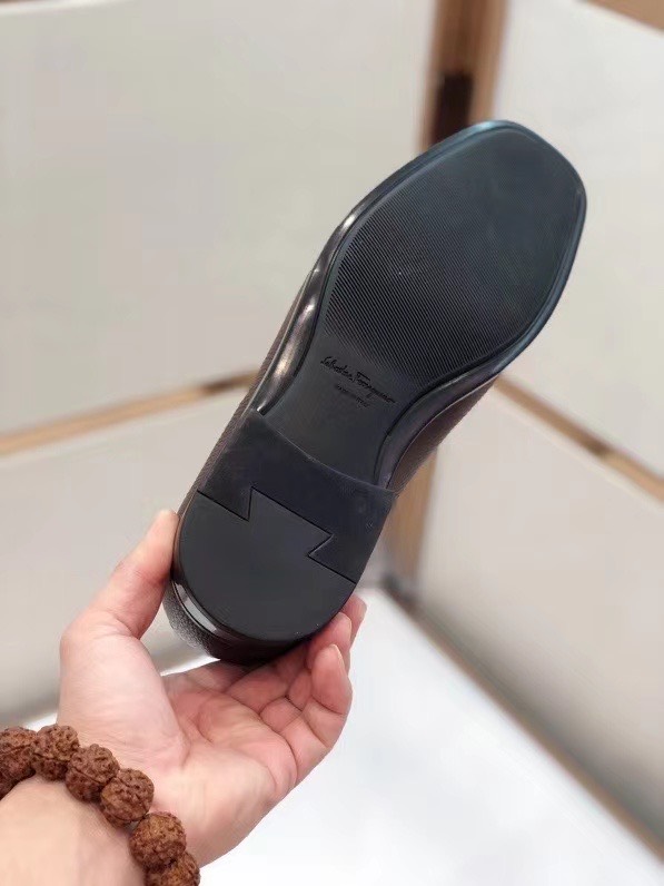 Giày nam Salvatore Ferragamo siêu cấp GNSC1984 z2968015996245 890852ca4a18daf5138f631a9bba2b6c 510x680 - Giày nam Salvatore Ferragamo siêu cấp GNSC1984