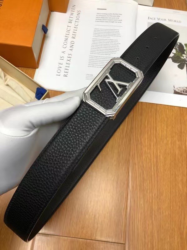 Thắt lưng nam Louis Vuitton siêu cấp TLSC2004 z2981797343103 4047018a50f85194e2cda0eaf09853a8 510x680 - Thắt lưng nam Louis Vuitton siêu cấp TLSC2004