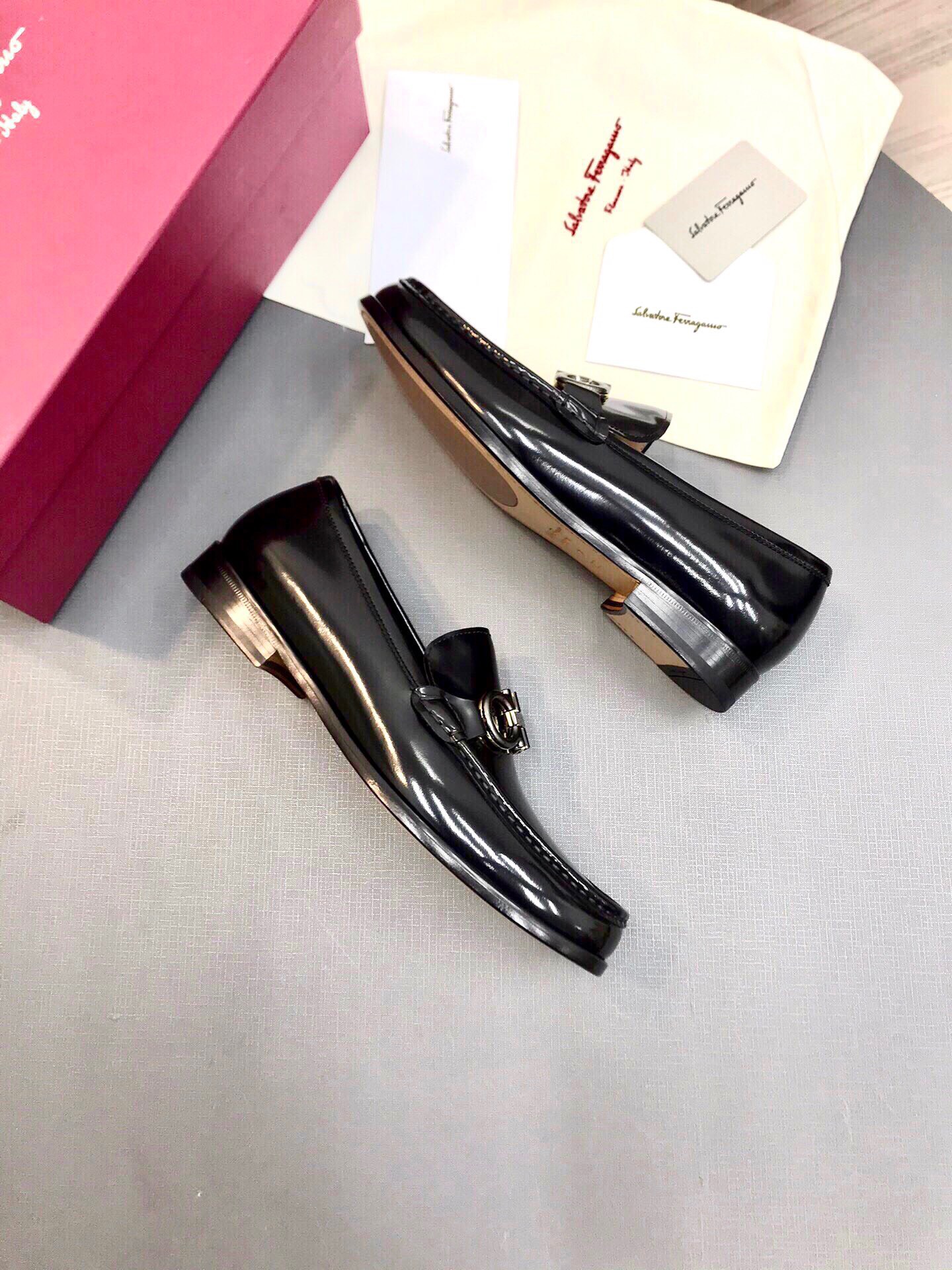 Giày nam Salvatore Ferragamo siêu cấp GNSC2037 z2999184516987 f3b3c4bd06fcd470f201affacf053670 510x680 - Giày nam Salvatore Ferragamo siêu cấp GNSC2037