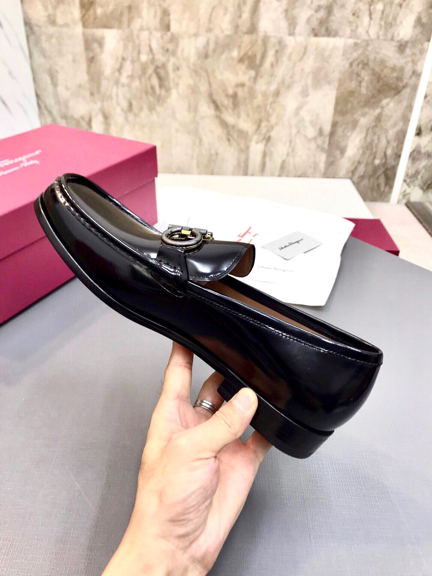 Giày nam Salvatore Ferragamo siêu cấp GNSC2037 z2999184569290 b16679131e8580ec25f9fa7fabd73dba 510x680 - Giày nam Salvatore Ferragamo siêu cấp GNSC2037