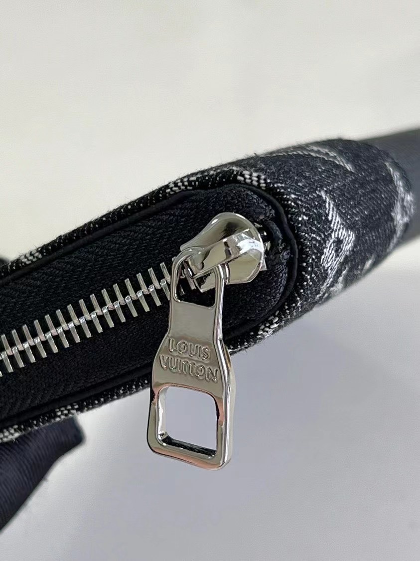 Ví nam Louis Vuitton siêu cấp VNSC2049 z3004256856880 3c2403451fa23a54898adf6b9123a070 510x681 - Ví nam Louis Vuitton siêu cấp VNSC2049
