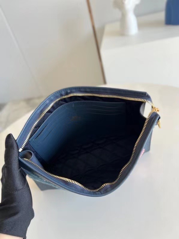 Ví nam Louis Vuitton siêu cấp VNSC2059 z3020641806128 9a67bdbe1f4bbfd72b03ac3c1517a0f1 510x680 - Ví nam Louis Vuitton siêu cấp VNSC2059