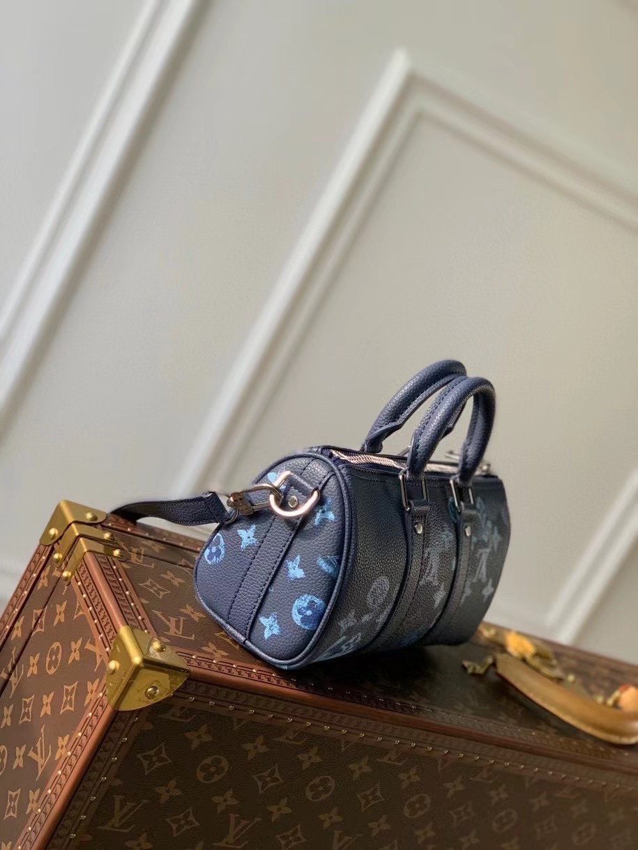 Túi xách nam Louis Vuitton Siêu Cấp TXNLV2062 z3020643154601 b6b24a4ba1618c1dcfe73af81ee7e8f9 510x680 - Túi xách nam Louis Vuitton Siêu Cấp TXNLV2062