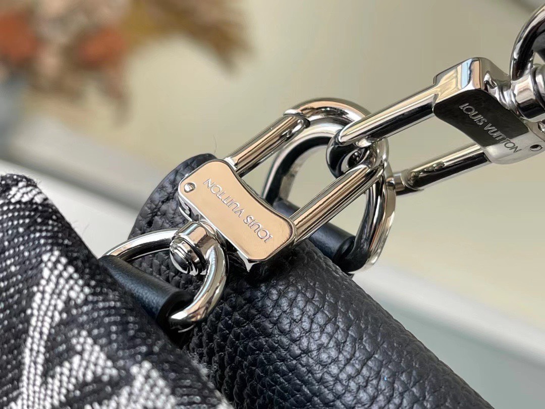 Túi xách nam Louis Vuitton Siêu Cấp TXNLV2067 z3023805435111 6017da86bc508ed1b4734210b1f652cd 510x383 - Túi xách nam Louis Vuitton Siêu Cấp TXNLV2067
