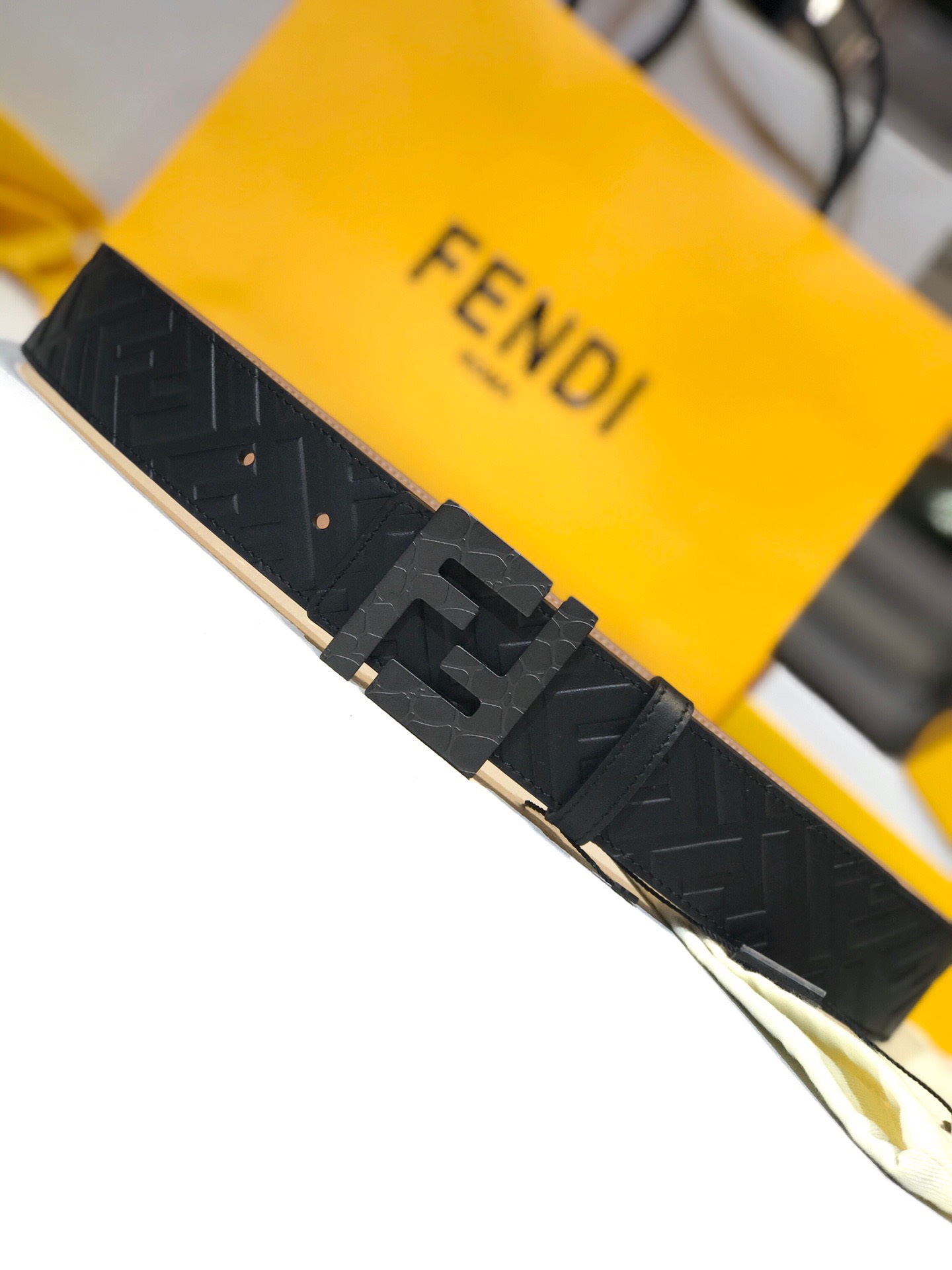 Thắt lưng nam FenDi siêu cấp TLNSC2084 z3032596190085 3b7630a0c9247668f07ad2b4eb62f92a 510x680 - Thắt lưng nam FenDi siêu cấp TLNSC2084