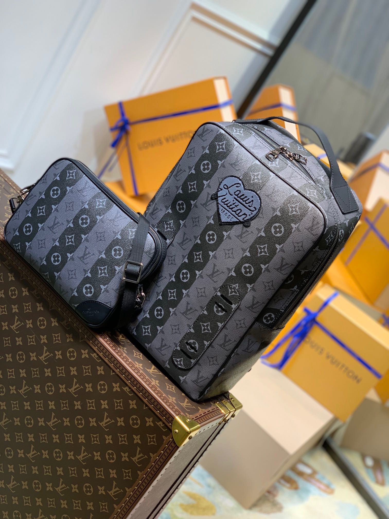 Túi xách nam Louis Vuitton Siêu Cấp TXNLV2098 z3067318988428 cff17622be886ff05f75cd3f6c72bd67 510x680 - Túi xách nam Louis Vuitton Siêu Cấp TXNLV2098