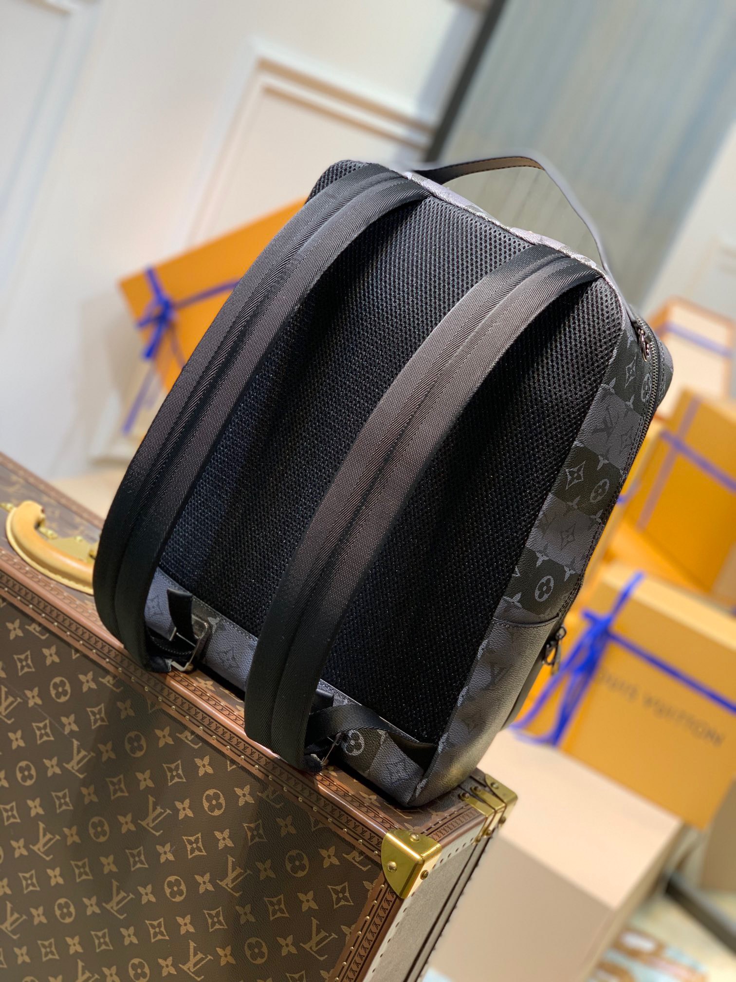 Túi xách nam Louis Vuitton Siêu Cấp TXNLV2098 z3067318998796 652d344a72a09b0714fa426ee32c6311 510x680 - Túi xách nam Louis Vuitton Siêu Cấp TXNLV2098
