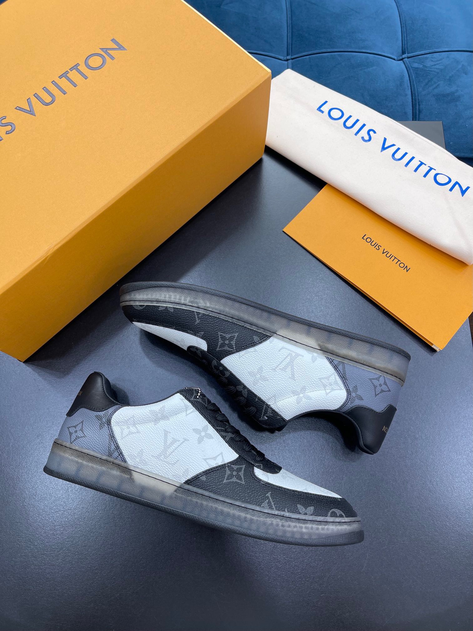 Giày Nam Louis Vuitton Siêu Cấp GNLV2103 z3076582562312 0d0bd730ce7c6ae7fa83149b2ae92469 510x680 - Giày Nam Louis Vuitton Siêu Cấp GNLV2103