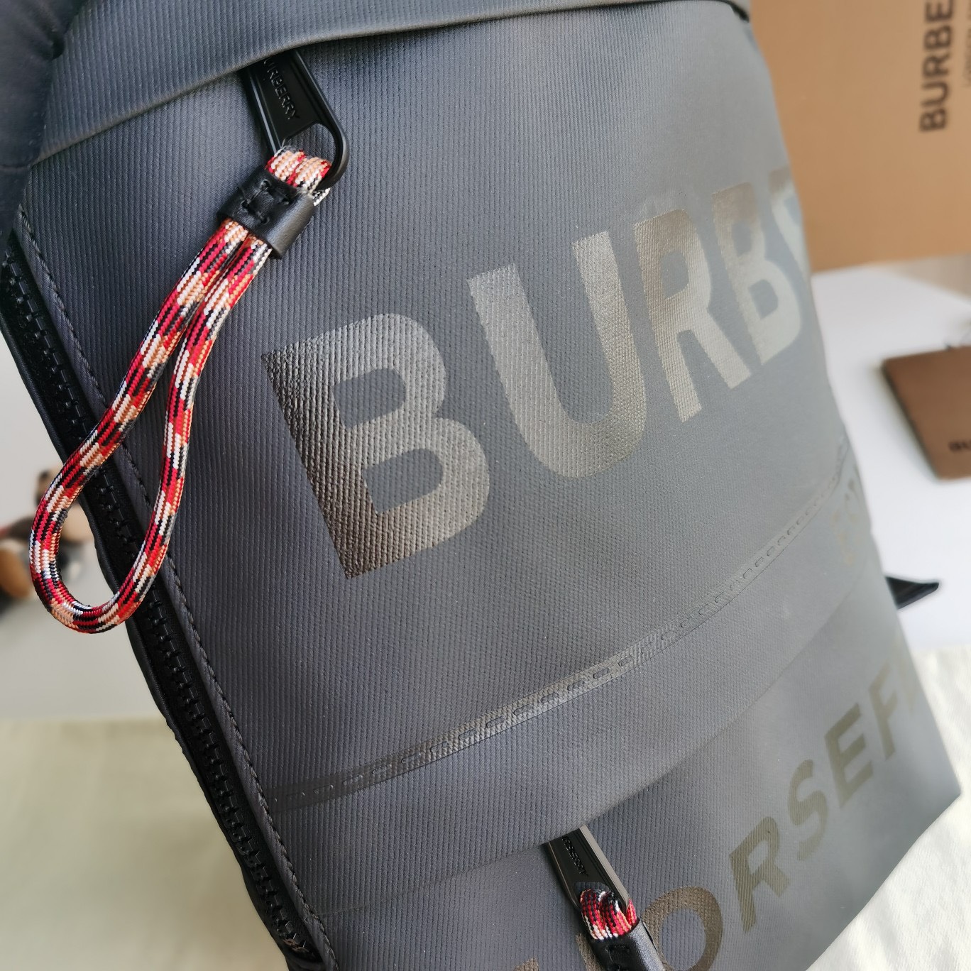 Túi xách nam Burberry Siêu Cấp TXNSC2114 z3083043687952 cf7fcb9d453fe3159de16f54a2ebf9c7 510x510 - Túi xách nam Burberry Siêu Cấp TXNSC2114