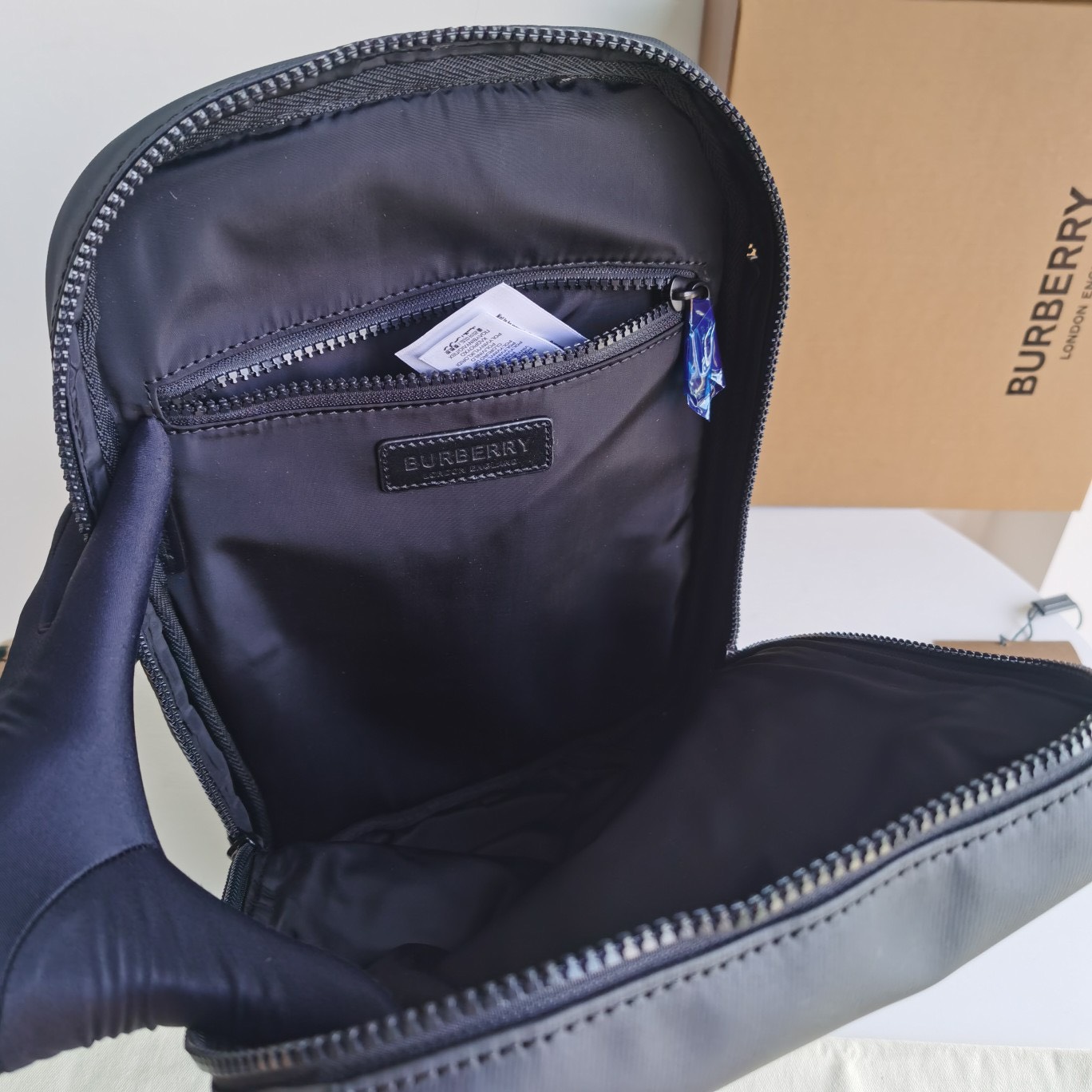 Túi xách nam Burberry Siêu Cấp TXNSC2114 z3083043705153 6cee9f4ac92ad9fcec6640f507d826bb 510x510 - Túi xách nam Burberry Siêu Cấp TXNSC2114