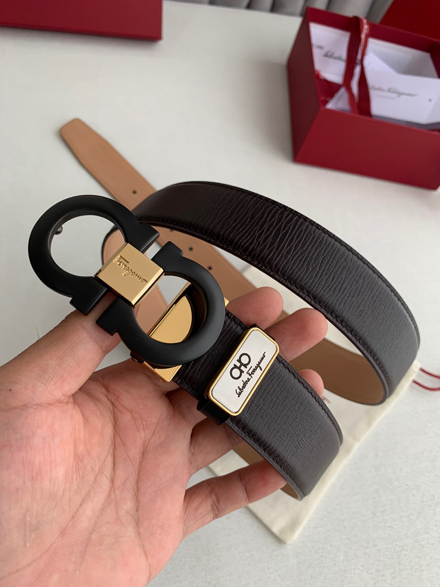 Thắt lưng nam Salvatore Ferragamo siêu cấp TLSC2140 z3163275919944 becc3d4344b931ba717cea780358374f 510x680 - Thắt lưng nam Salvatore Ferragamo siêu cấp TLSC2140