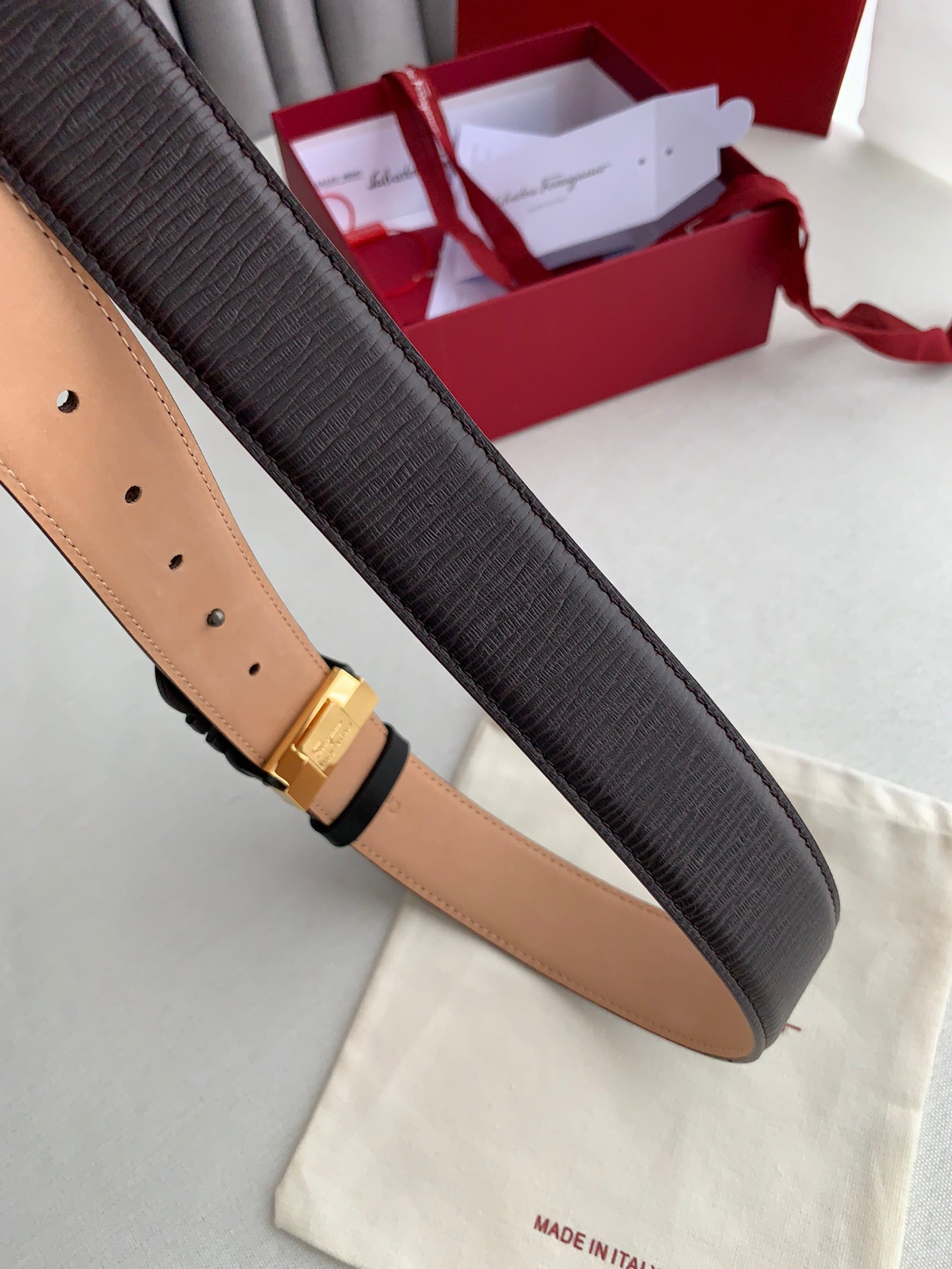 Thắt lưng nam Salvatore Ferragamo siêu cấp TLSC2140 z3163275939330 a9ec4a0d31e437112576a5bc31794287 510x680 - Thắt lưng nam Salvatore Ferragamo siêu cấp TLSC2140