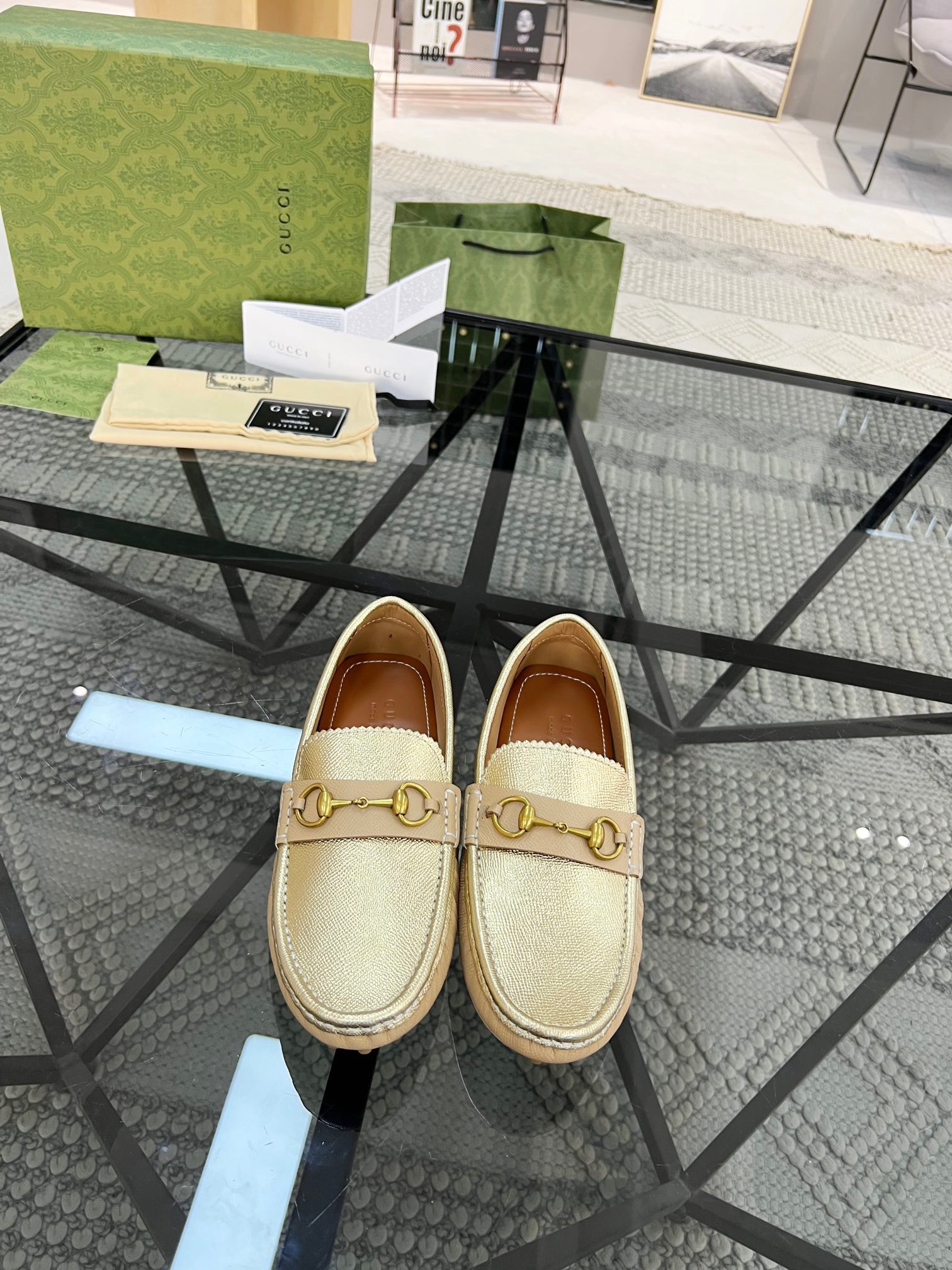 Giày Nam Gucci Siêu Cấp GNGC2175 z3186591755964 e6db49f957385562694eae2d25bd8e5e 510x680 - Giày Nam Gucci Siêu Cấp GNGC2175