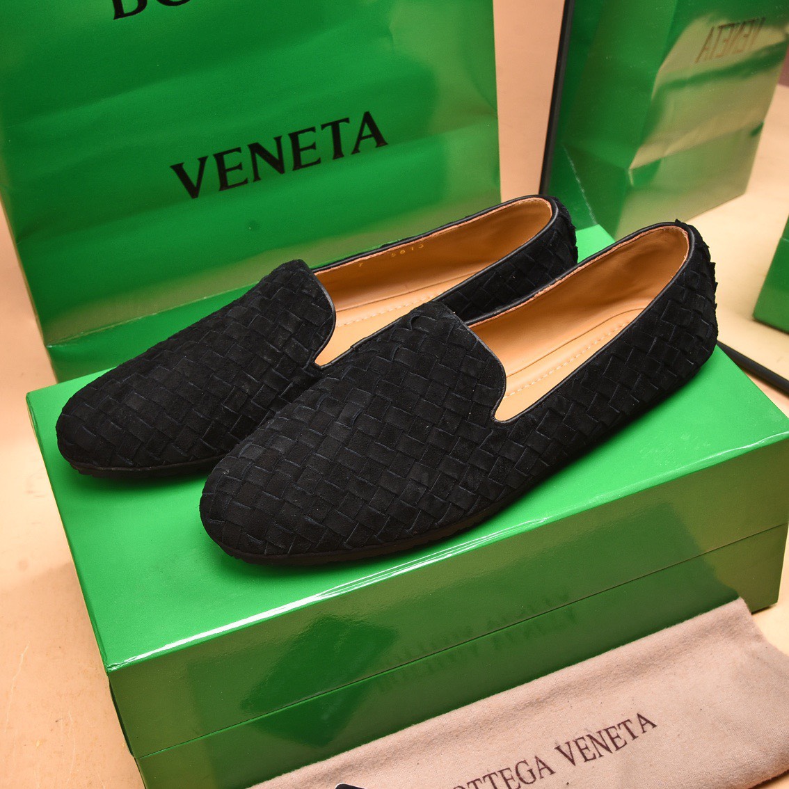 Giày nam Bottega Veneta siêu cấp MSSC2211 z3204390869663 b7ce2a7481838bbc53f07ae60fa41c69 510x510 - Giày nam Bottega Veneta siêu cấp MSSC2211