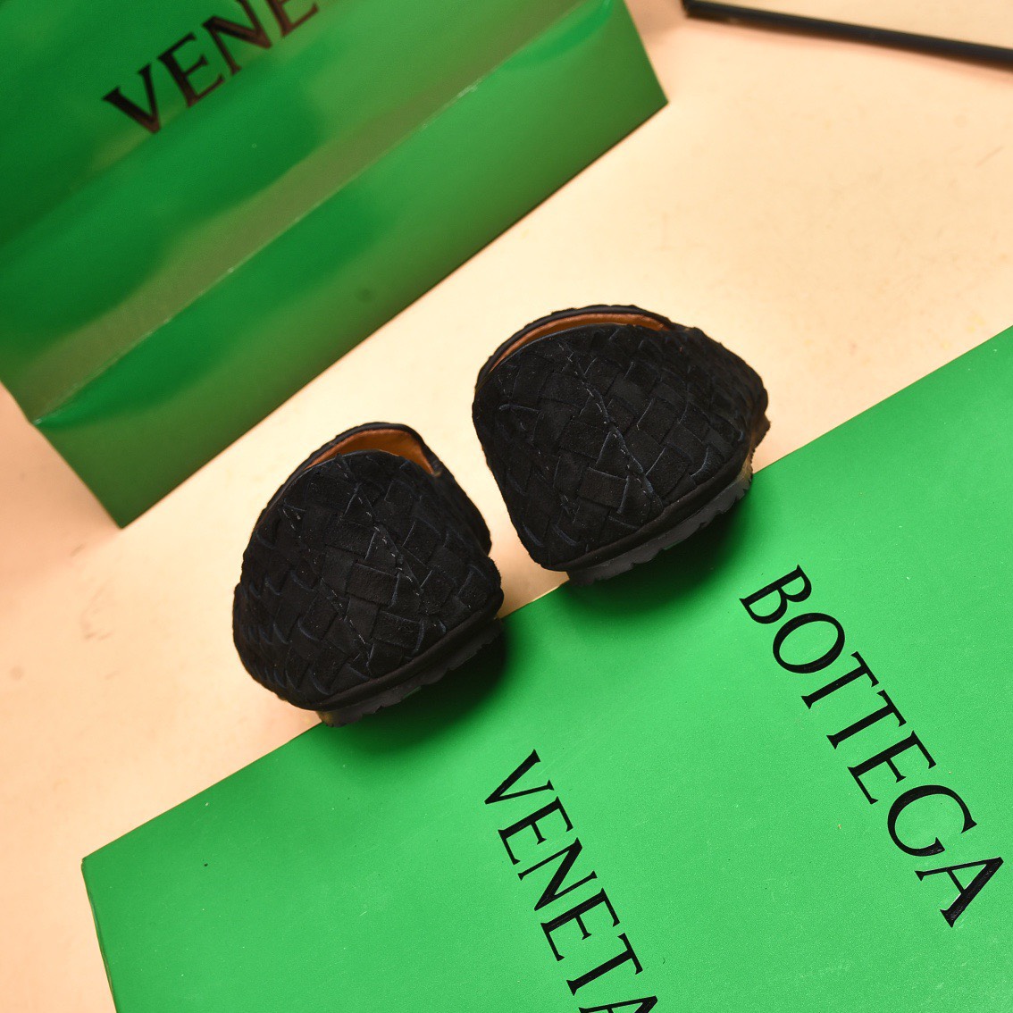 Giày nam Bottega Veneta siêu cấp MSSC2211 z3204390904524 ef1f8bb0b5b58124ea584900a57e730a 510x510 - Giày nam Bottega Veneta siêu cấp MSSC2211