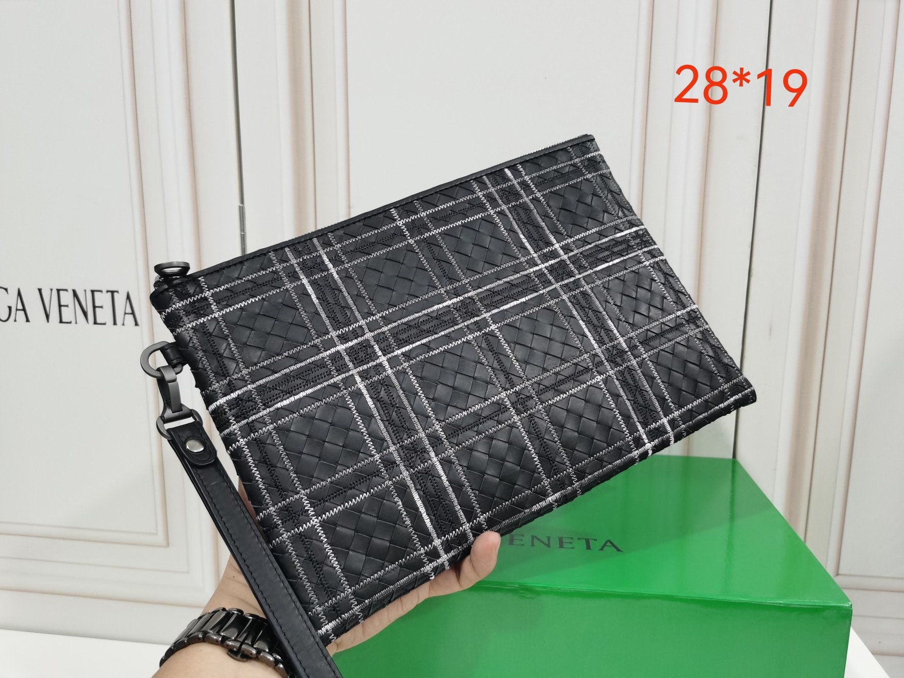 Ví nam Bottega Veneta Siêu Cấp VNSC2220 z3213040047680 2f3d4570498a1922b6786941162ae5a7 510x383 - Ví nam Bottega Veneta Siêu Cấp VNSC2220