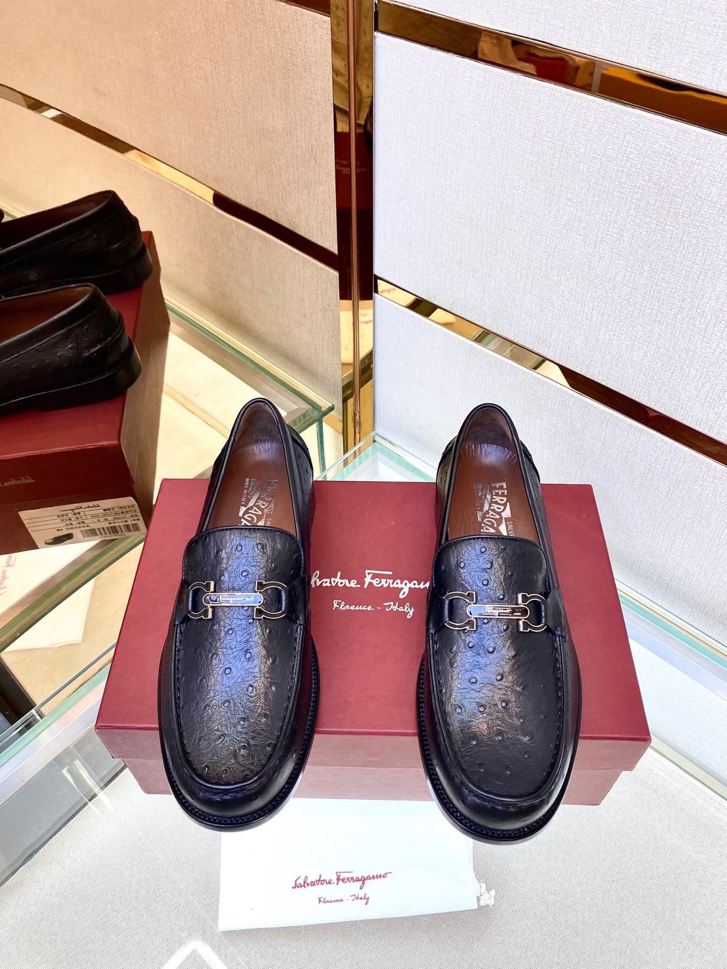 Giày nam Salvatore Ferragamo siêu cấp GNSC2254 z3232603748864 b9c90daa6a8a9d3cb16c87bbabd7f98b 510x680 - Giày nam Salvatore Ferragamo siêu cấp GNSC2254