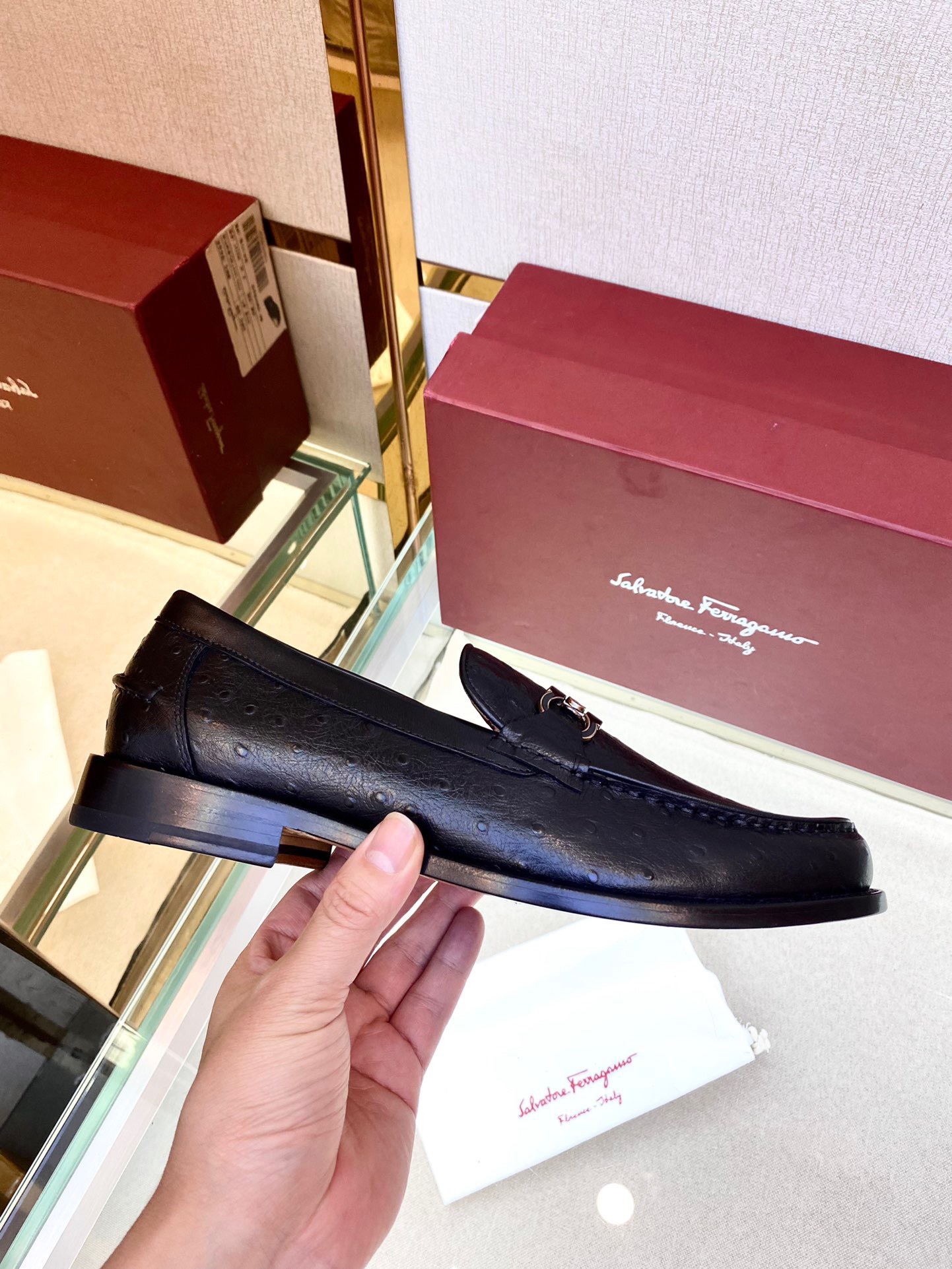 Giày nam Salvatore Ferragamo siêu cấp GNSC2254 z3232603763750 58daec771d95f41ceb55bd37dec7a8b7 510x680 - Giày nam Salvatore Ferragamo siêu cấp GNSC2254