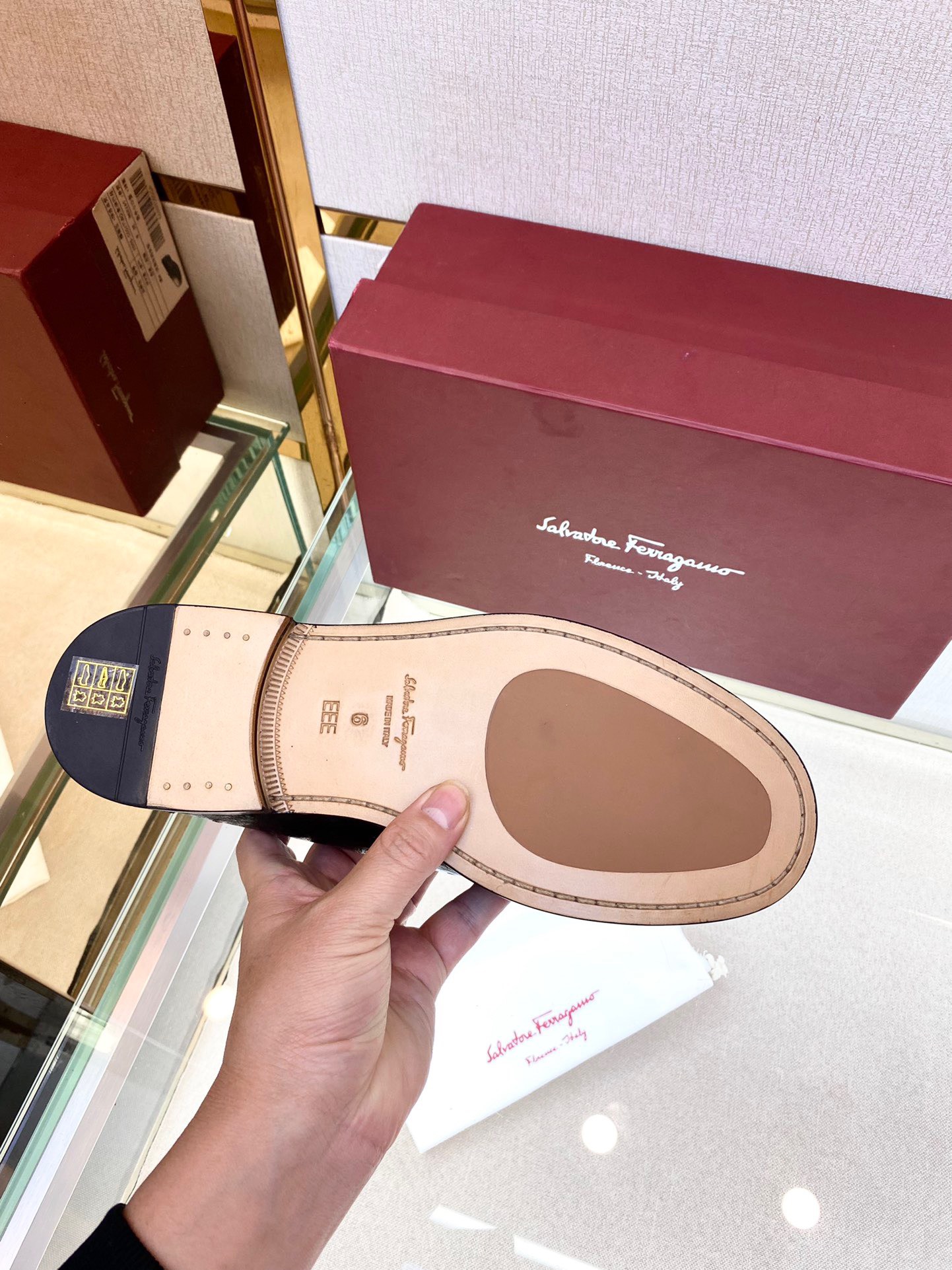 Giày nam Salvatore Ferragamo siêu cấp GNSC2254 z3232603800426 d88cc722381b6c5a69c41d6052940c6e 510x680 - Giày nam Salvatore Ferragamo siêu cấp GNSC2254