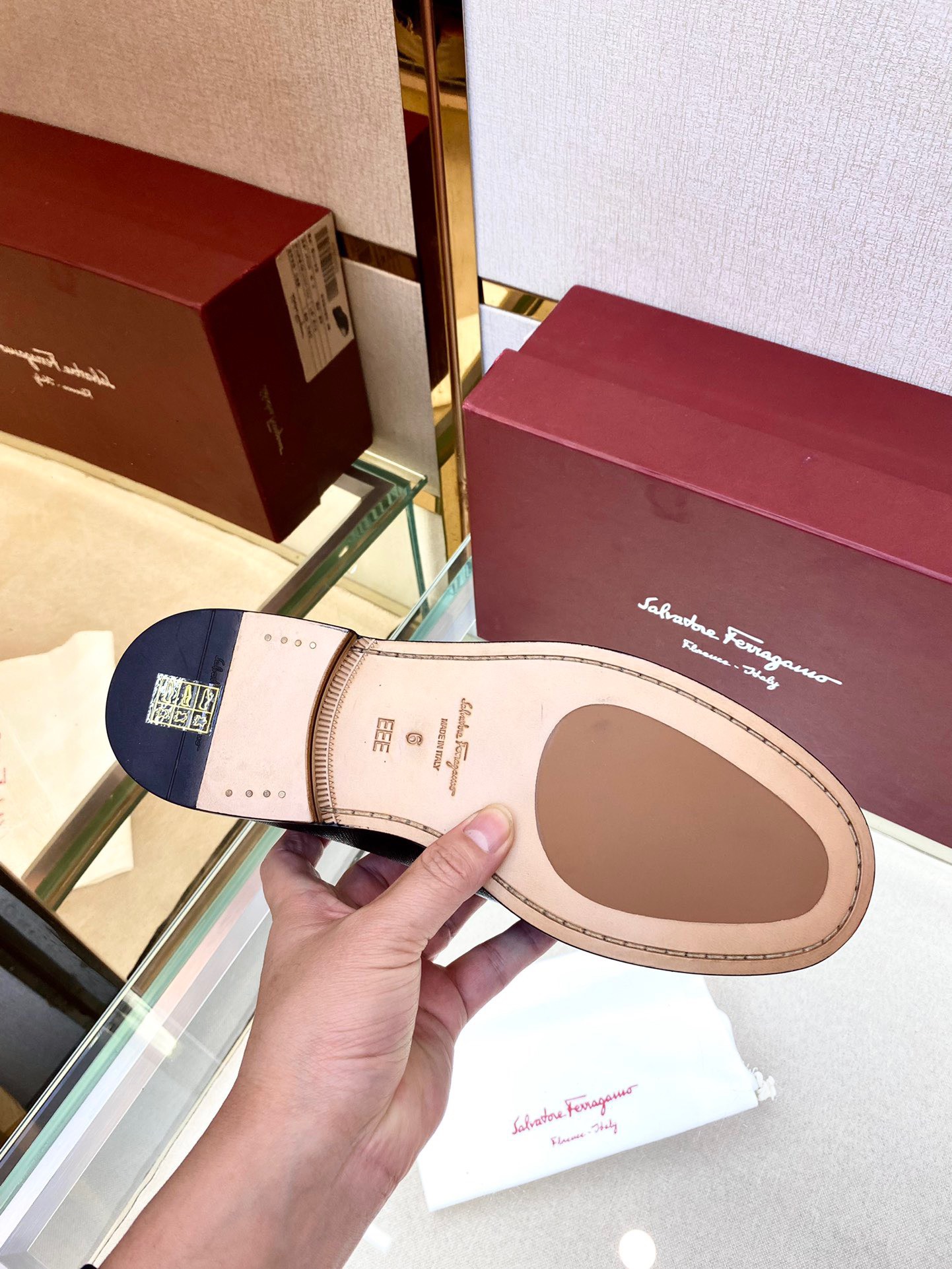 Giày nam Salvatore Ferragamo siêu cấp GNSC2255 z3232604344364 f686eb8150b326318f7ab998400e6e8e 510x680 - Giày nam Salvatore Ferragamo siêu cấp GNSC2255