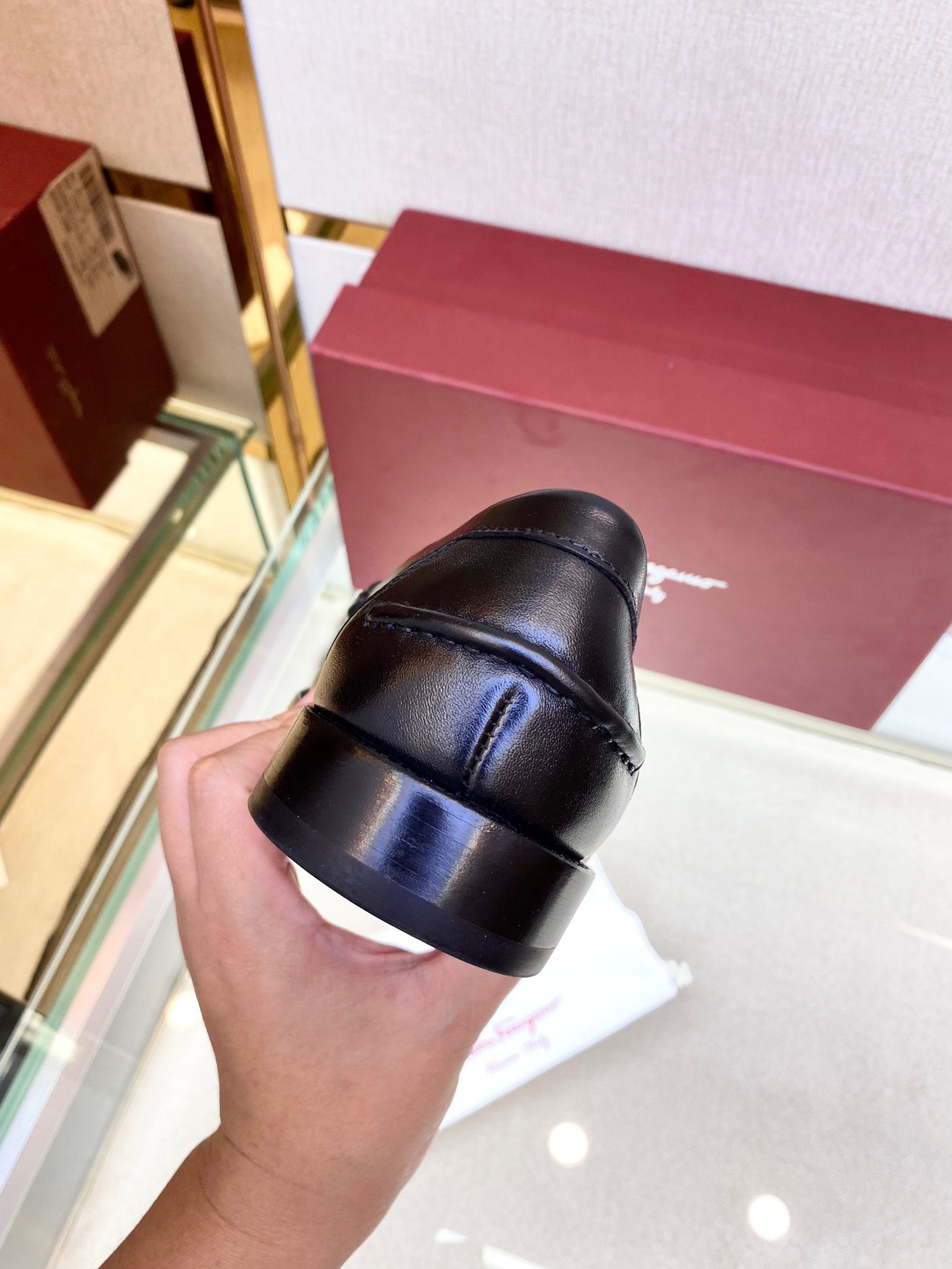 Giày nam Salvatore Ferragamo siêu cấp GNSC2257 z3232605624222 7ff3b3f385698863c36a056acff35fbd 510x680 - Giày nam Salvatore Ferragamo siêu cấp GNSC2257