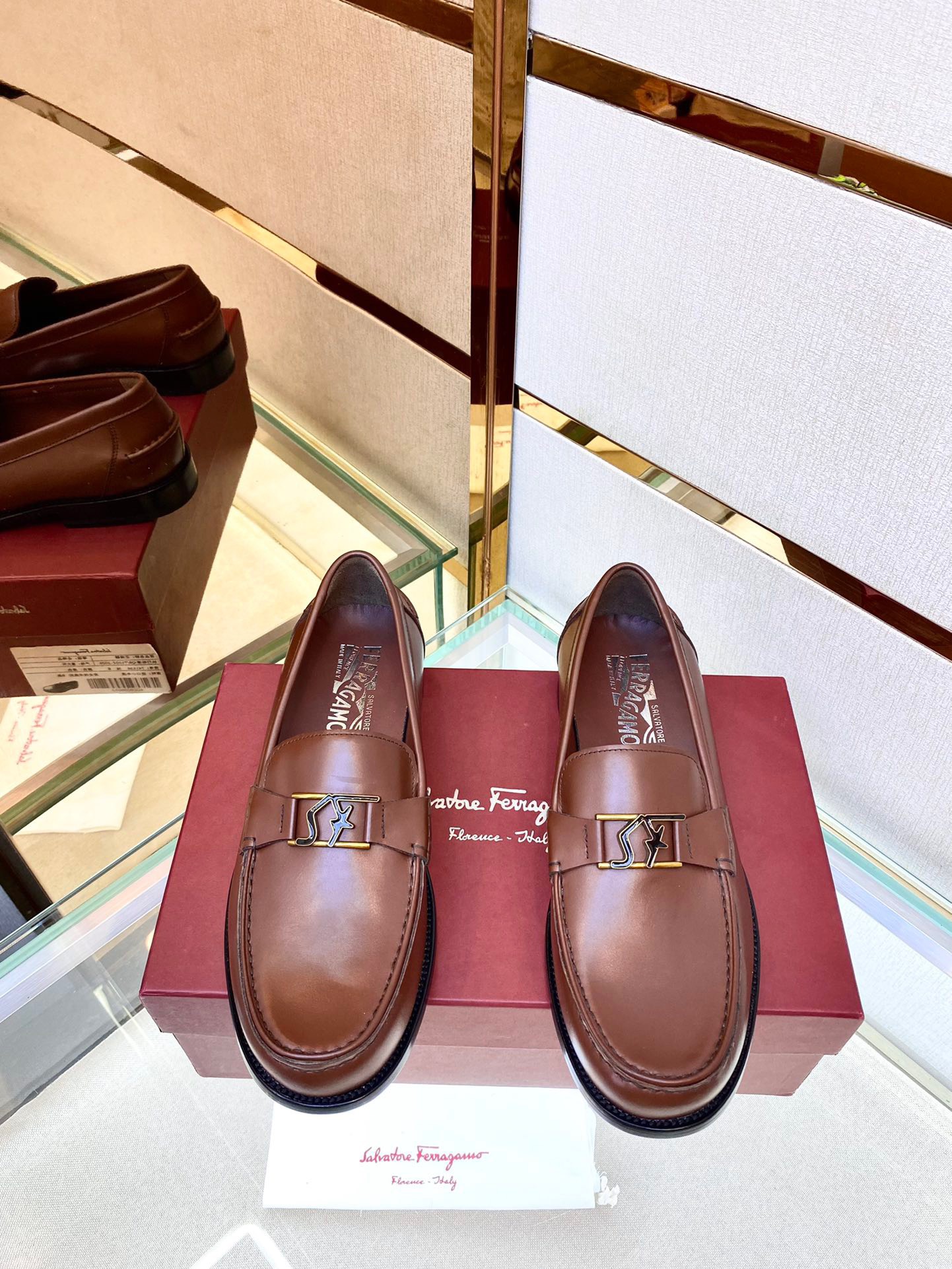 Giày nam Salvatore Ferragamo siêu cấp GNSC2258 z3232605885606 9765333f294a377af4ca13e51e09e234 510x680 - Giày nam Salvatore Ferragamo siêu cấp GNSC2258