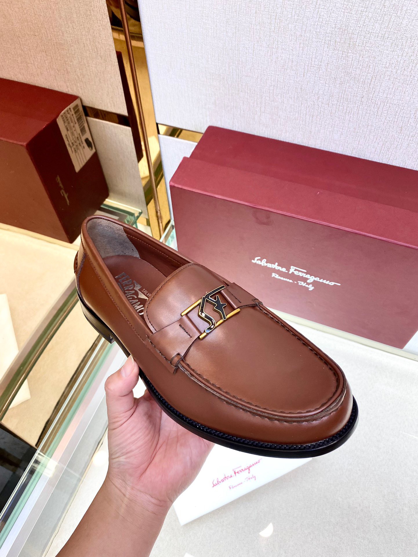 Giày nam Salvatore Ferragamo siêu cấp GNSC2258 z3232605906987 5a3edb1187168d024913d6e638a14dba 510x680 - Giày nam Salvatore Ferragamo siêu cấp GNSC2258