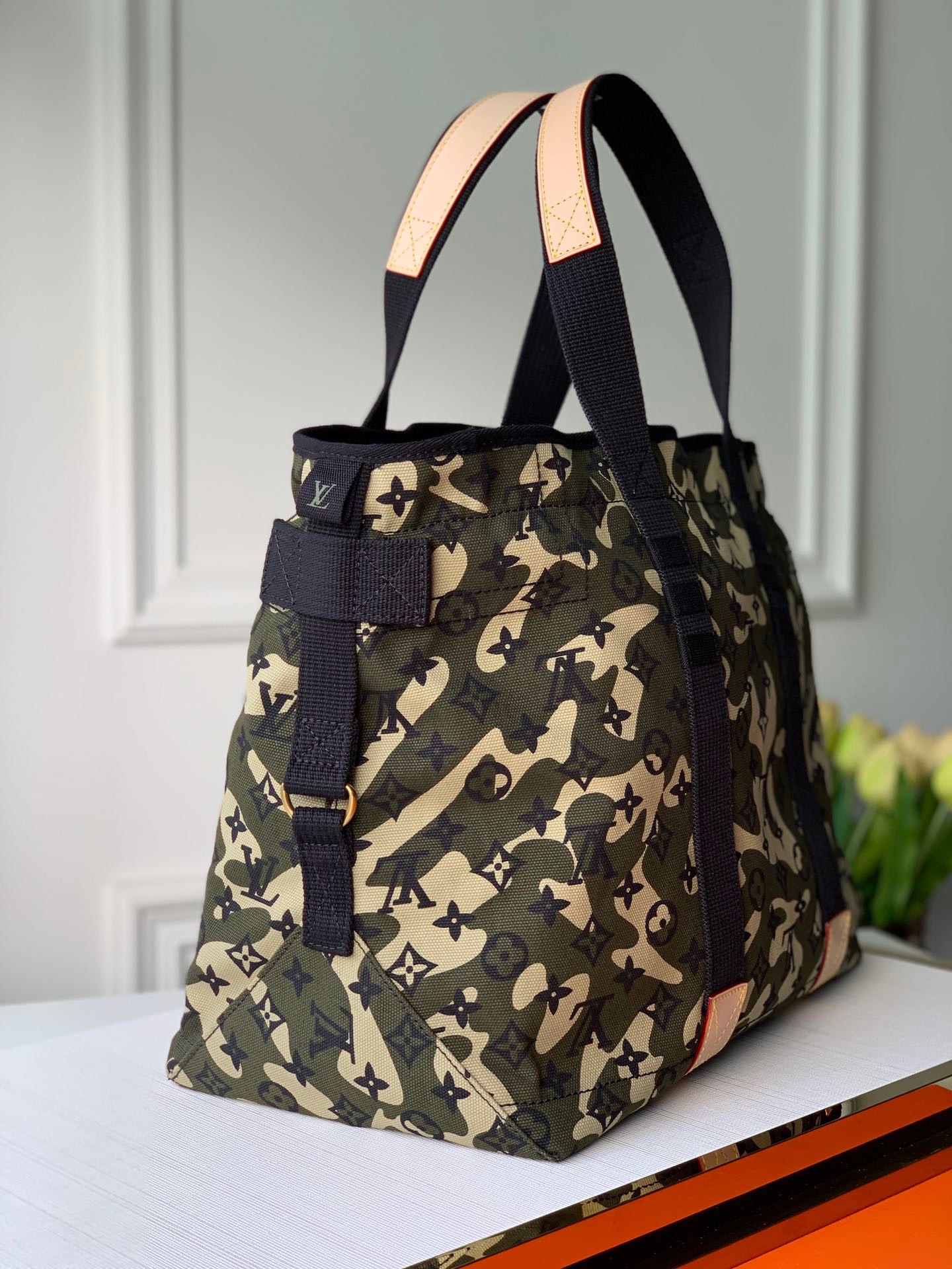 Túi xách nam Louis Vuitton Siêu Cấp TXNLV2315 z3272072373192 90be56d28006c13c54511ab2ab2c4b66 510x680 - Túi xách nam Louis Vuitton Siêu Cấp TXNLV2315