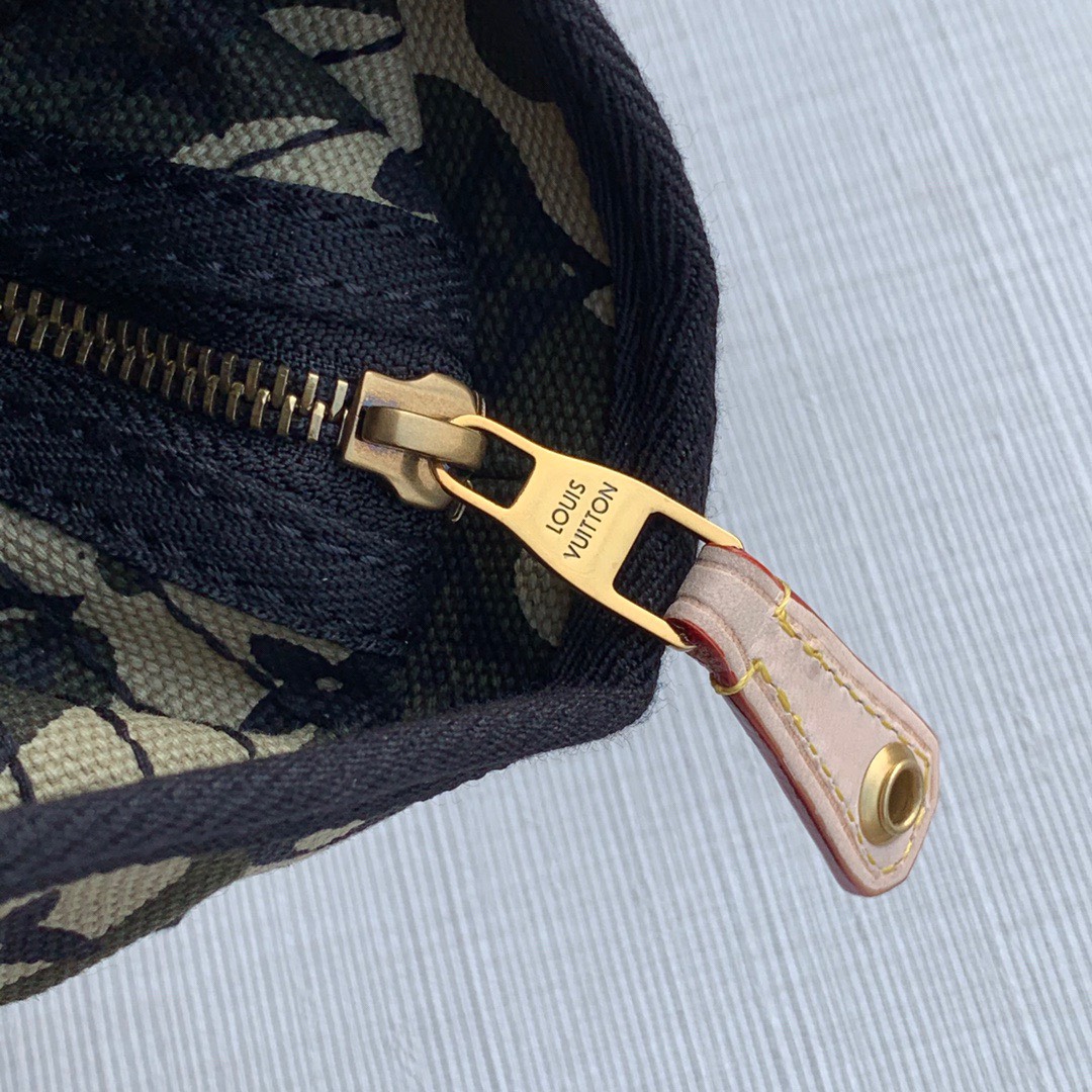 Túi xách nam Louis Vuitton Siêu Cấp TXNLV2315 z3272072502930 d2b8b20d07f94622fd5fe851a7550797 510x510 - Túi xách nam Louis Vuitton Siêu Cấp TXNLV2315