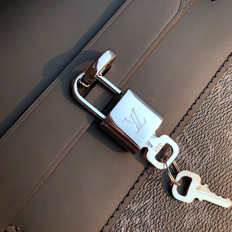 Túi xách nam Louis Vuitton Siêu Cấp TXNLV2322 z3280310069339 4e2648fcdb3ceba692dec193e6653e6e 510x510 - Túi xách nam Louis Vuitton Siêu Cấp TXNLV2322