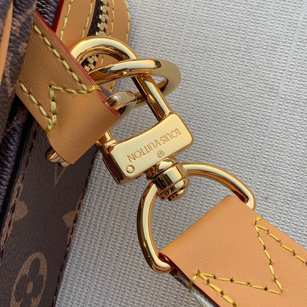 Túi xách nam Louis Vuitton Siêu Cấp TXNLV2323 z3280311170180 5ce842e7f70aef89f52a4c982db7f18c 510x510 - Túi xách nam Louis Vuitton Siêu Cấp TXNLV2323