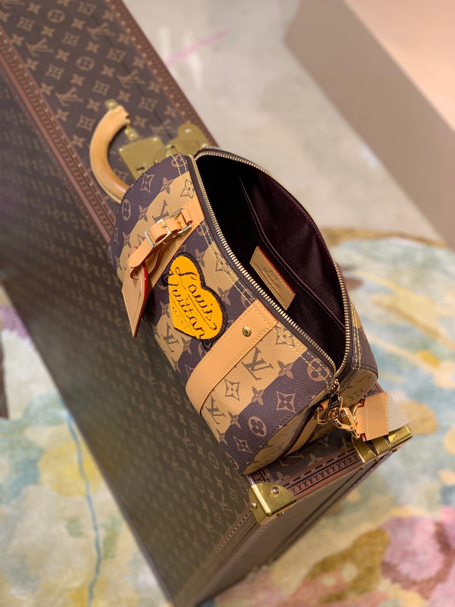 Túi xách nam Louis Vuitton Siêu Cấp TXNLV2324 z3280311614477 92265561c69be8126dd921e2f249bfe1 510x680 - Túi xách nam Louis Vuitton Siêu Cấp TXNLV2324