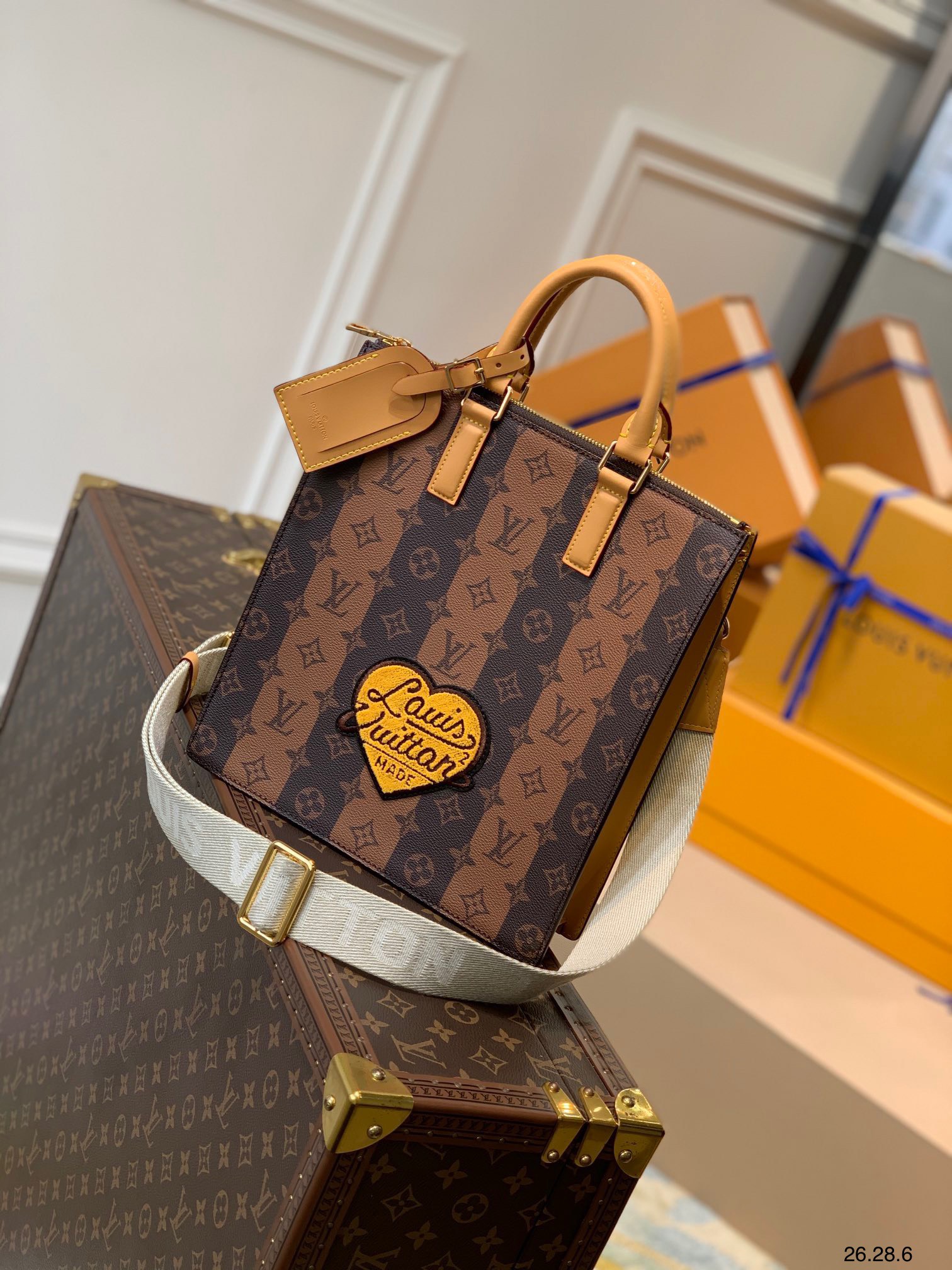 Túi xách nam Louis Vuitton Siêu Cấp TXNLV2325 z3280311668779 ea88ff0a30e119809bbcc385965414f7 510x680 - Túi xách nam Louis Vuitton Siêu Cấp TXNLV2325