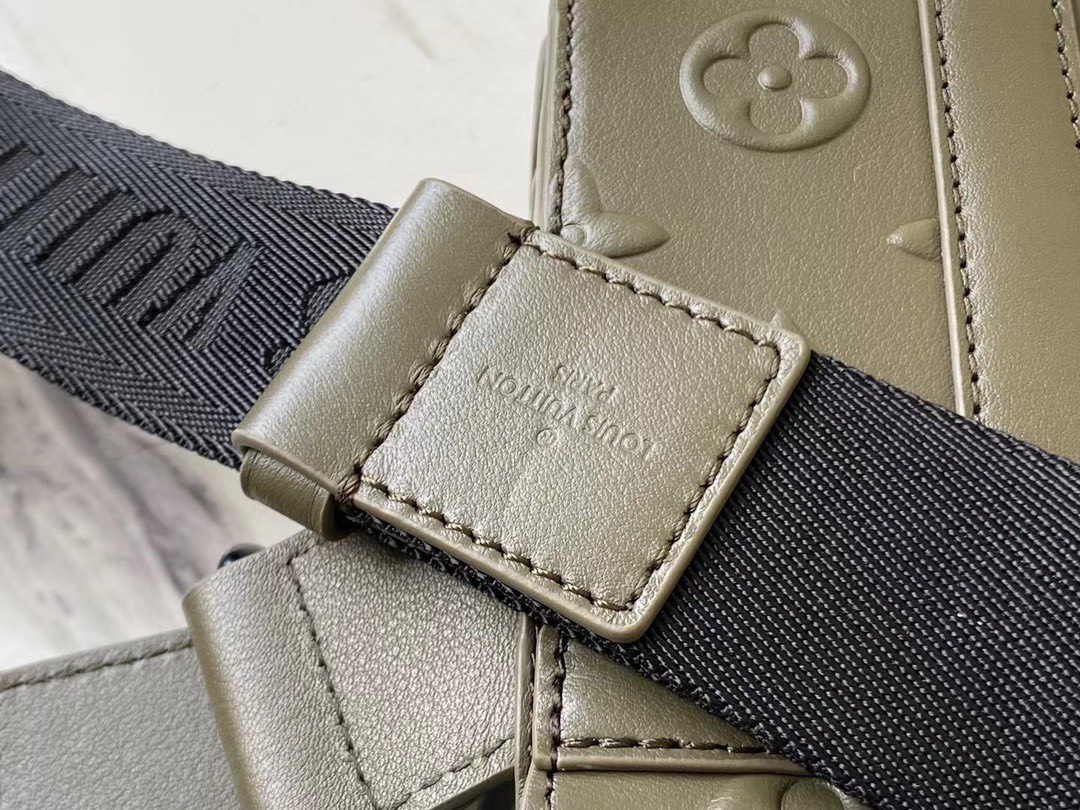Túi xách nam Louis Vuitton Siêu Cấp TXNLV2329 z3285743477892 be2d4de6b6aca5a8cf05db933669b8fe 510x383 - Túi xách nam Louis Vuitton Siêu Cấp TXNLV2329