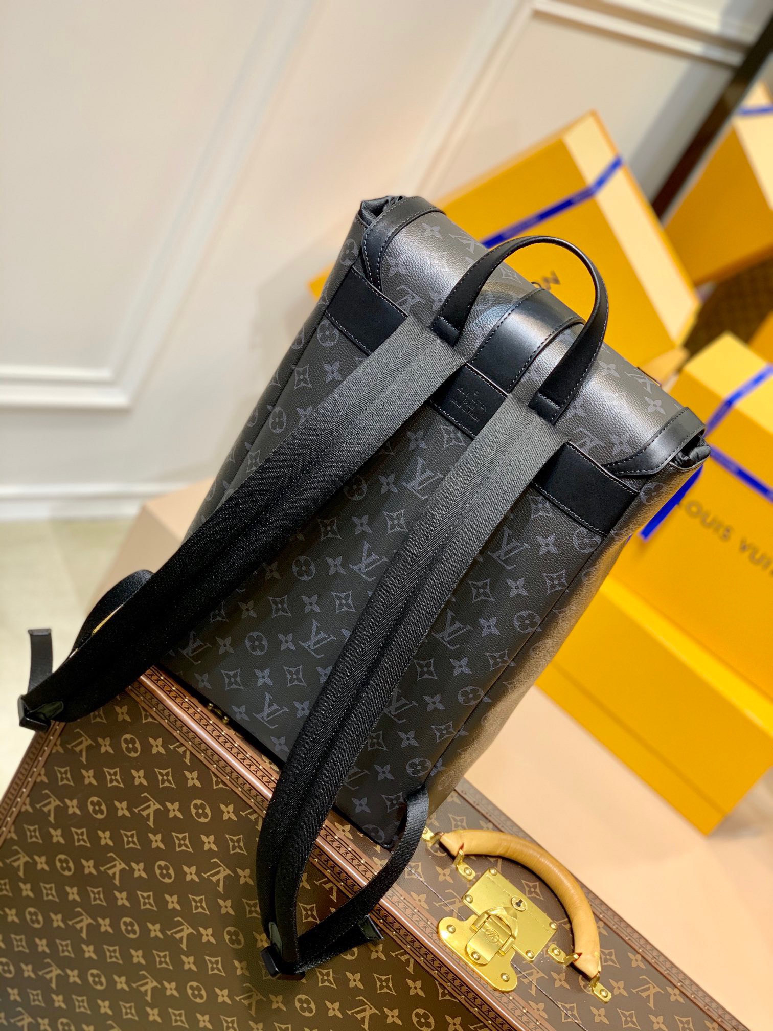Túi xách nam Louis Vuitton Siêu Cấp TXNLV2356 z3314648310281 556674d2661d2d9ec00198dc7b86f385 510x680 - Túi xách nam Louis Vuitton Siêu Cấp TXNLV2356