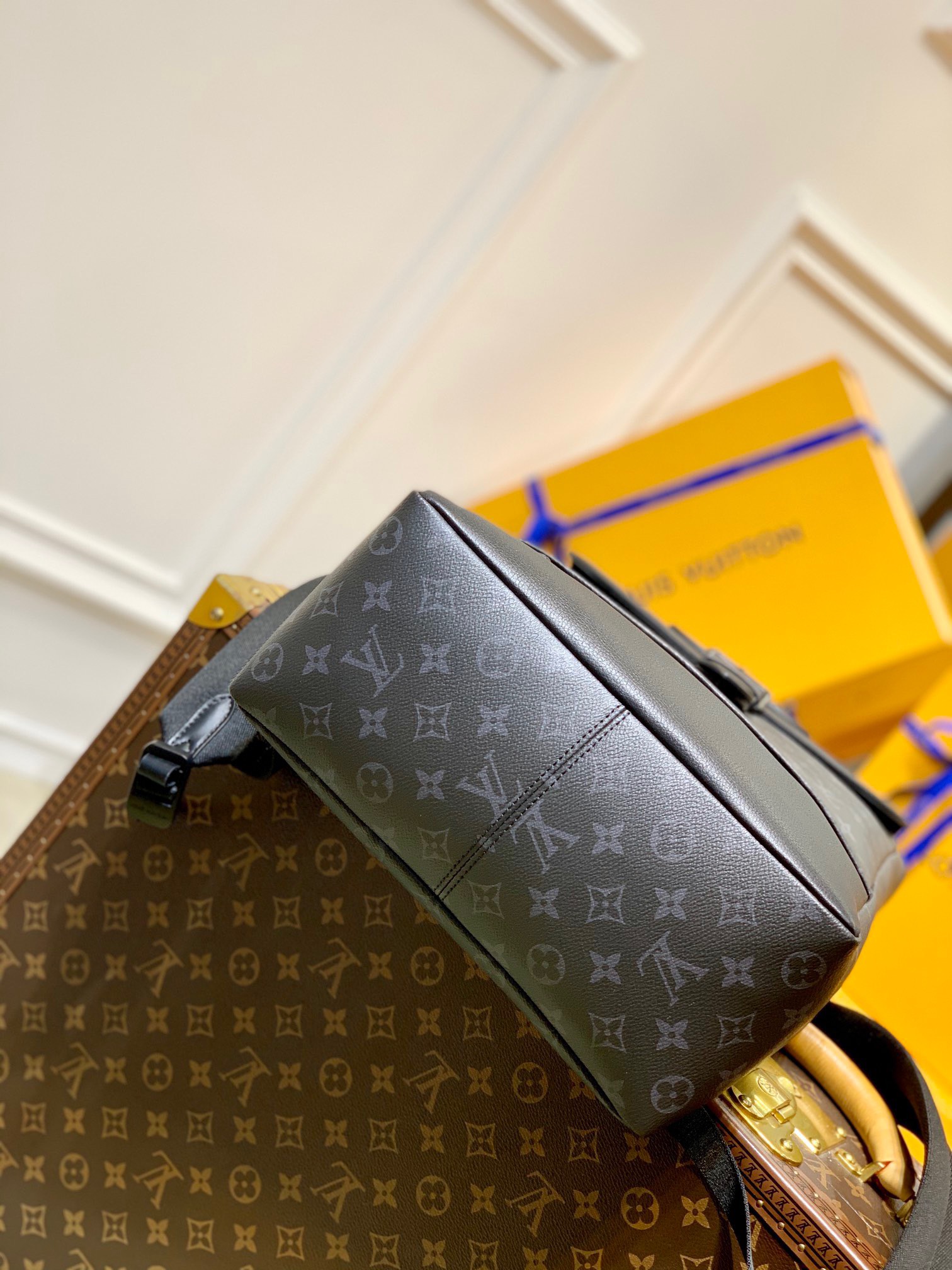 Túi xách nam Louis Vuitton Siêu Cấp TXNLV2356 z3314648344695 16fab281e9fb4d4ddc56a068a716ef60 510x680 - Túi xách nam Louis Vuitton Siêu Cấp TXNLV2356