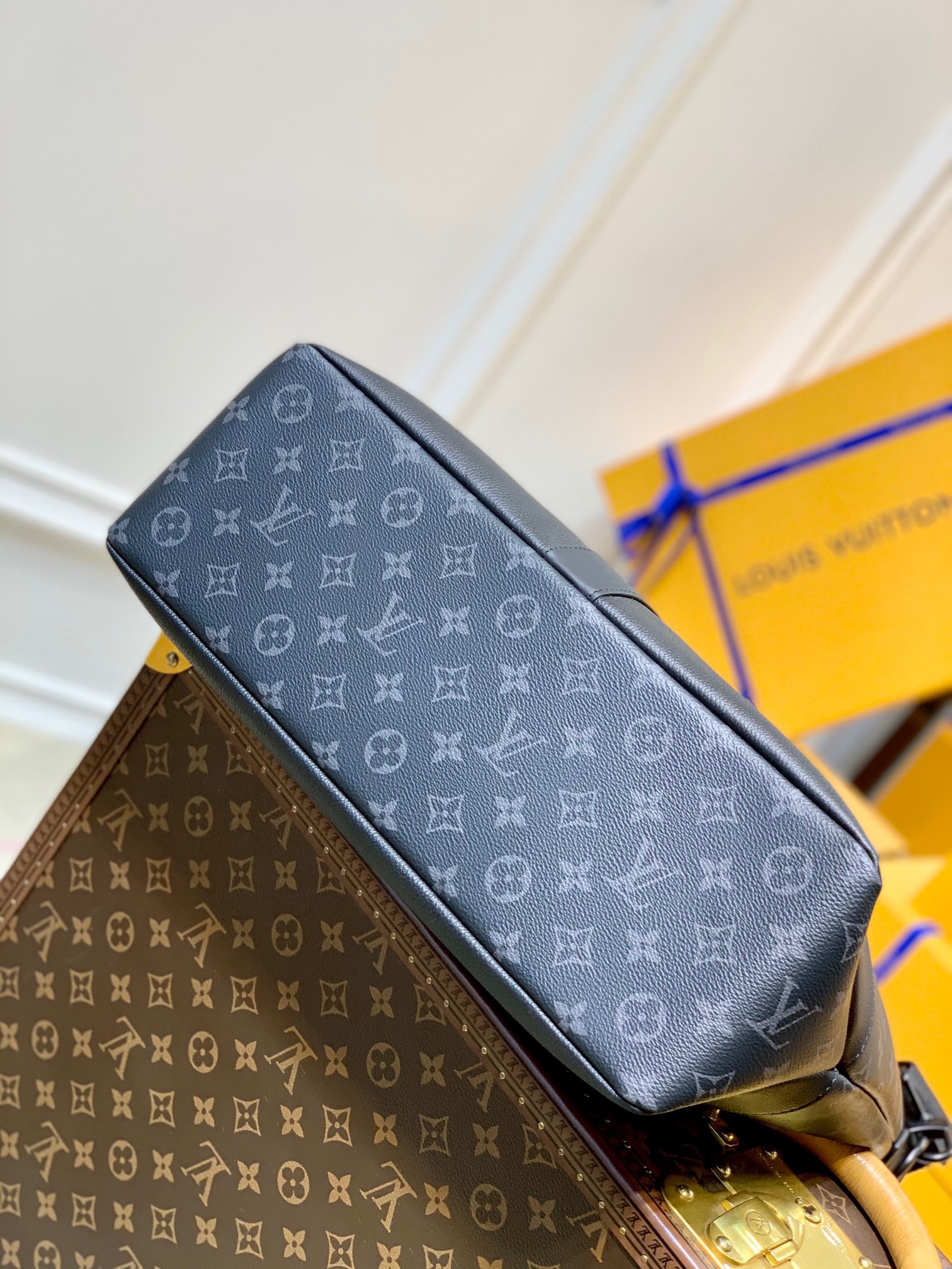 Túi xách nam Louis Vuitton Siêu Cấp TXNLV2357 z3314648727126 7e653ff3602f1771eb5a550aaaf7e124 510x680 - Túi xách nam Louis Vuitton Siêu Cấp TXNLV2357