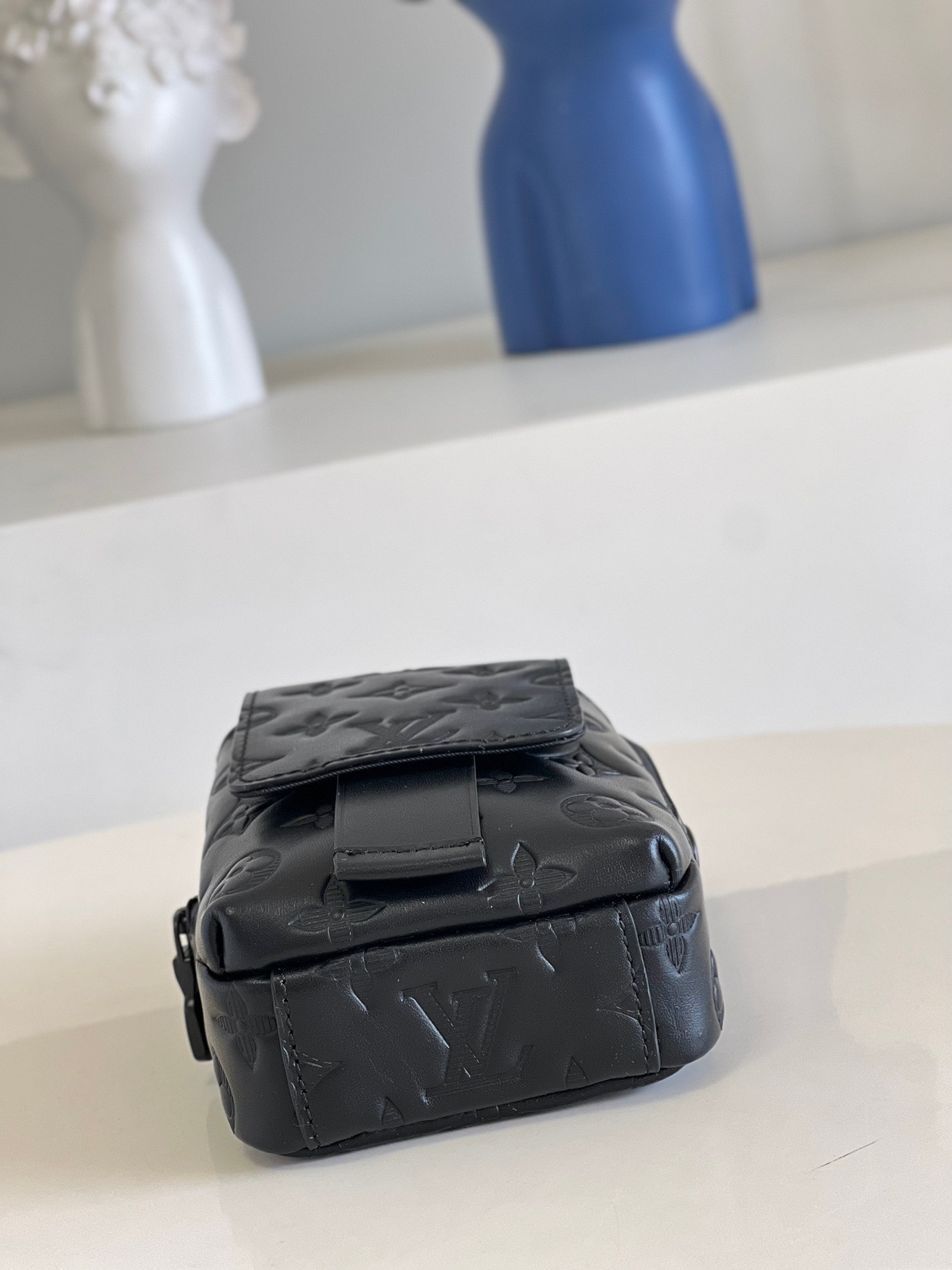 Túi xách nam Louis Vuitton Siêu Cấp TXNLV2369 z3327384944262 6795c622e43b152ae18a1ed41bab4d00 510x680 - Túi xách nam Louis Vuitton Siêu Cấp TXNLV2369