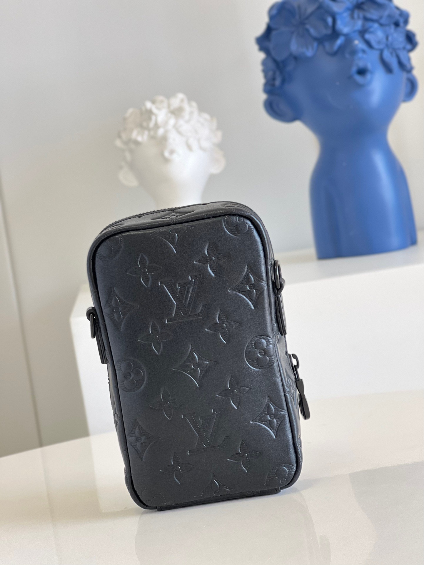 Túi xách nam Louis Vuitton Siêu Cấp TXNLV2369 z3327384949630 e8dc6d705c09ef8645328a2b448ca5d7 510x680 - Túi xách nam Louis Vuitton Siêu Cấp TXNLV2369