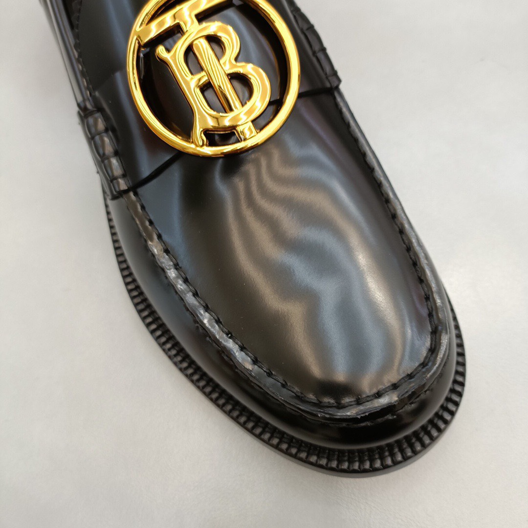 Giày nam Burberry Siêu cấp MSBB2396 z3348974539391 049c8854d99b257c5ad19772725f6bd5 510x510 - Giày nam Burberry Siêu cấp MSBB2396