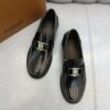 z3348977360369 d8b404faa3b24ccf5288839efc164769 100x100 - Giày nam Burberry Siêu cấp MSBB2400