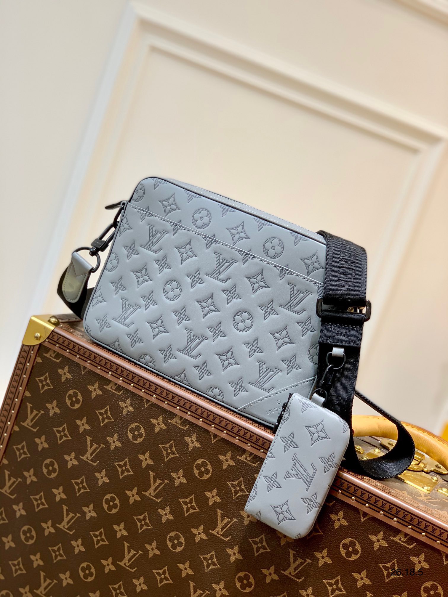Túi xách nam Louis Vuitton Siêu Cấp TXNLV2420 z3377146375652 a7456bc1b5fd6cce040c77f8993d834c 510x680 - Túi xách nam Louis Vuitton Siêu Cấp TXNLV2420